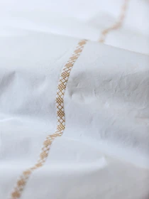 Комплект постільної білизни з автентичною вишивкою та кантом Gold із перкалю в чохлі для зберігання Ecotton модель 25144 Фото