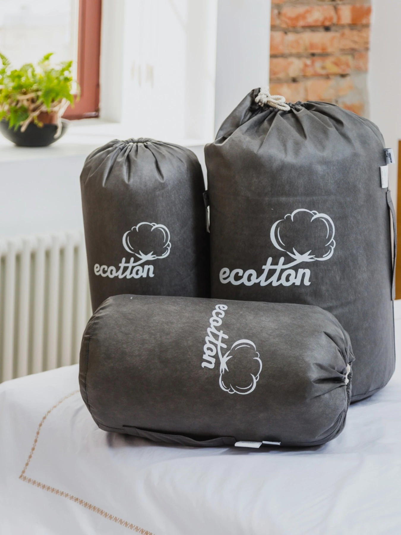 Подушка Ecofill Premium антиалергенна з подвійним бортом та наповнювачем біопух в чохлі для зберігання Ecotton модель 25070 Подушка Ecofill Premium антиалергенна з подвійним бортом та наповнювачем біопух в чохлі для зберігання Ecotton модель 25070 Фото