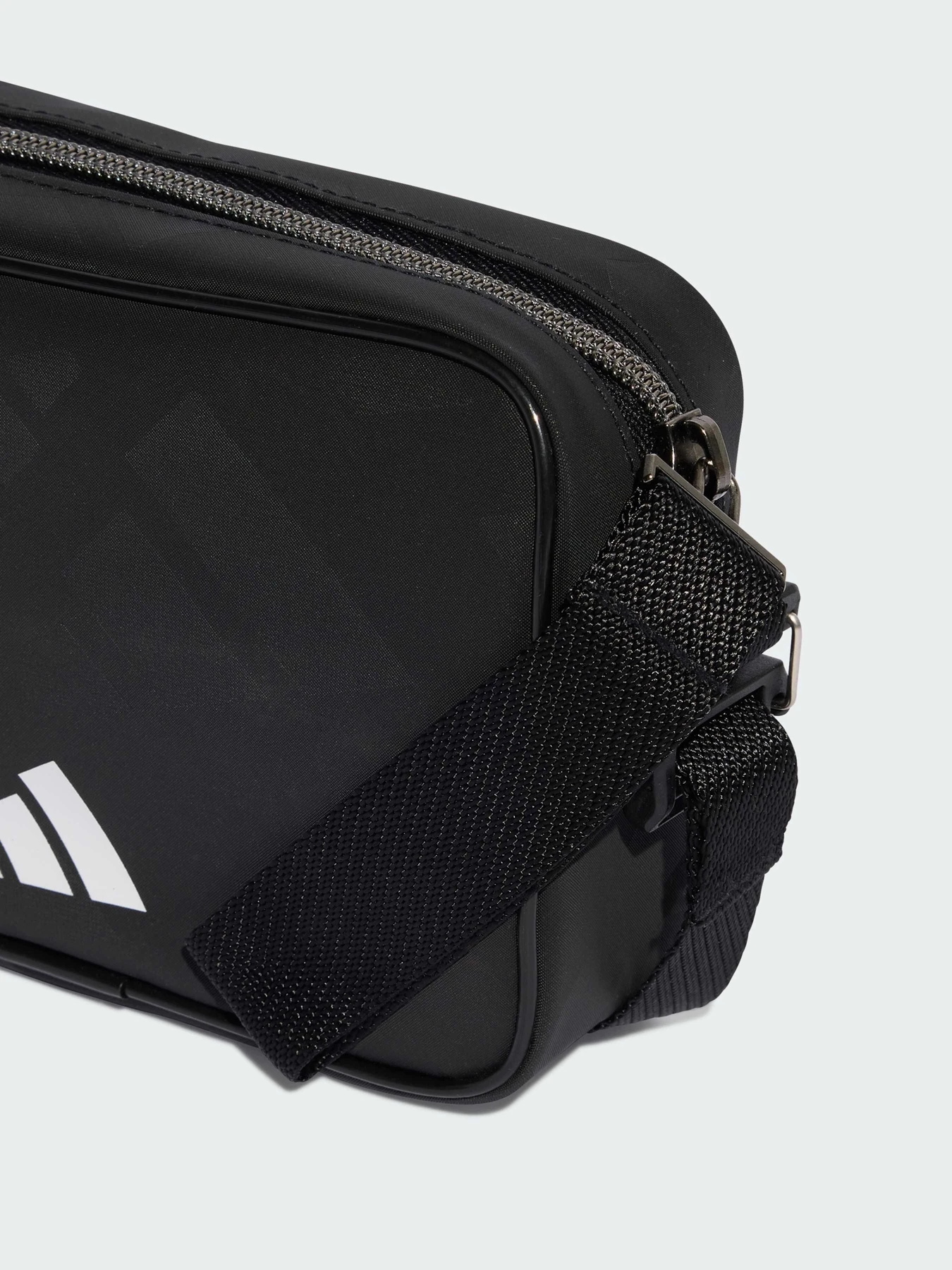 Сумки Adidas модель JM3720 Фото