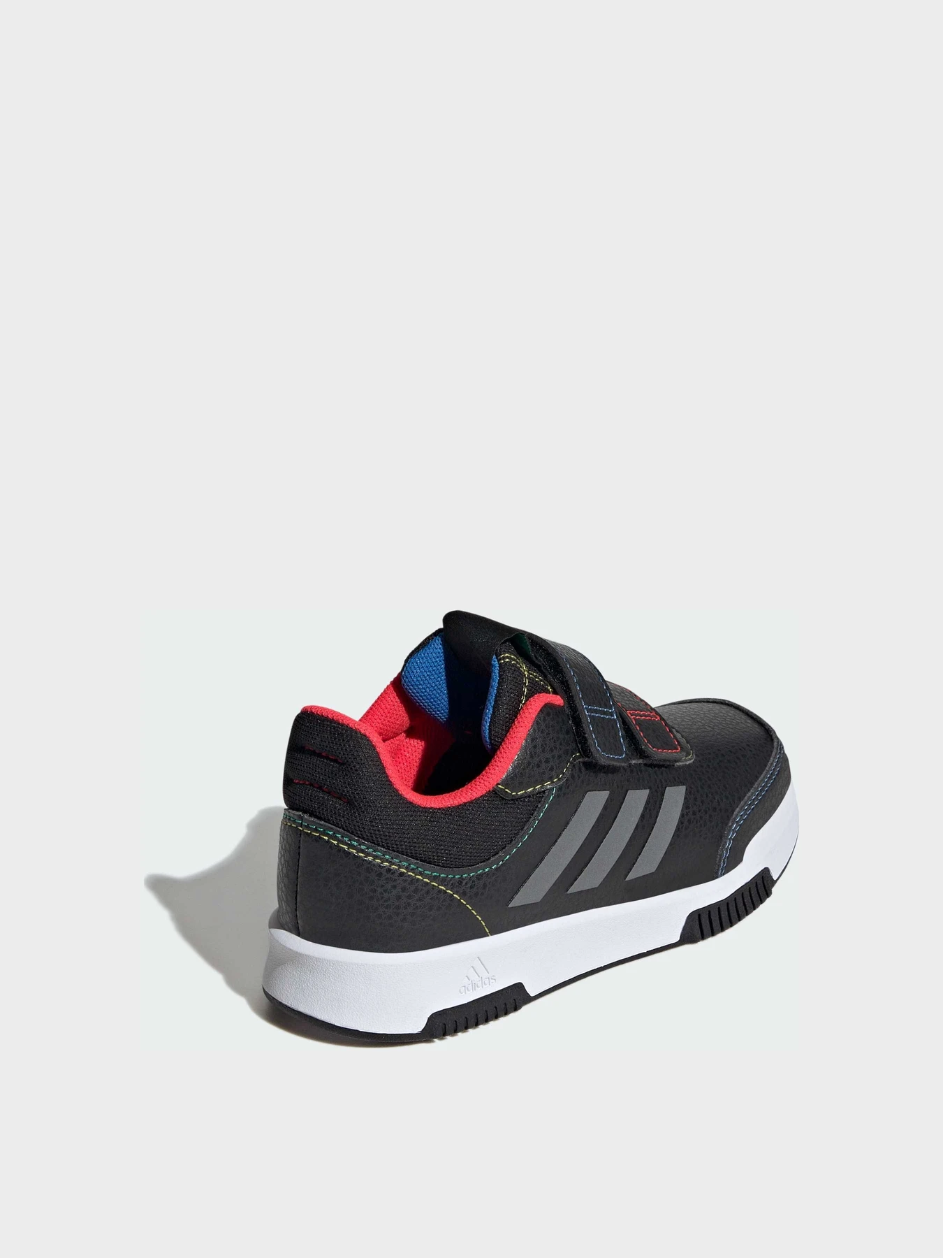 Кроссовки Adidas модель JQ2869 Кроссовки Adidas модель JQ2869 Фото