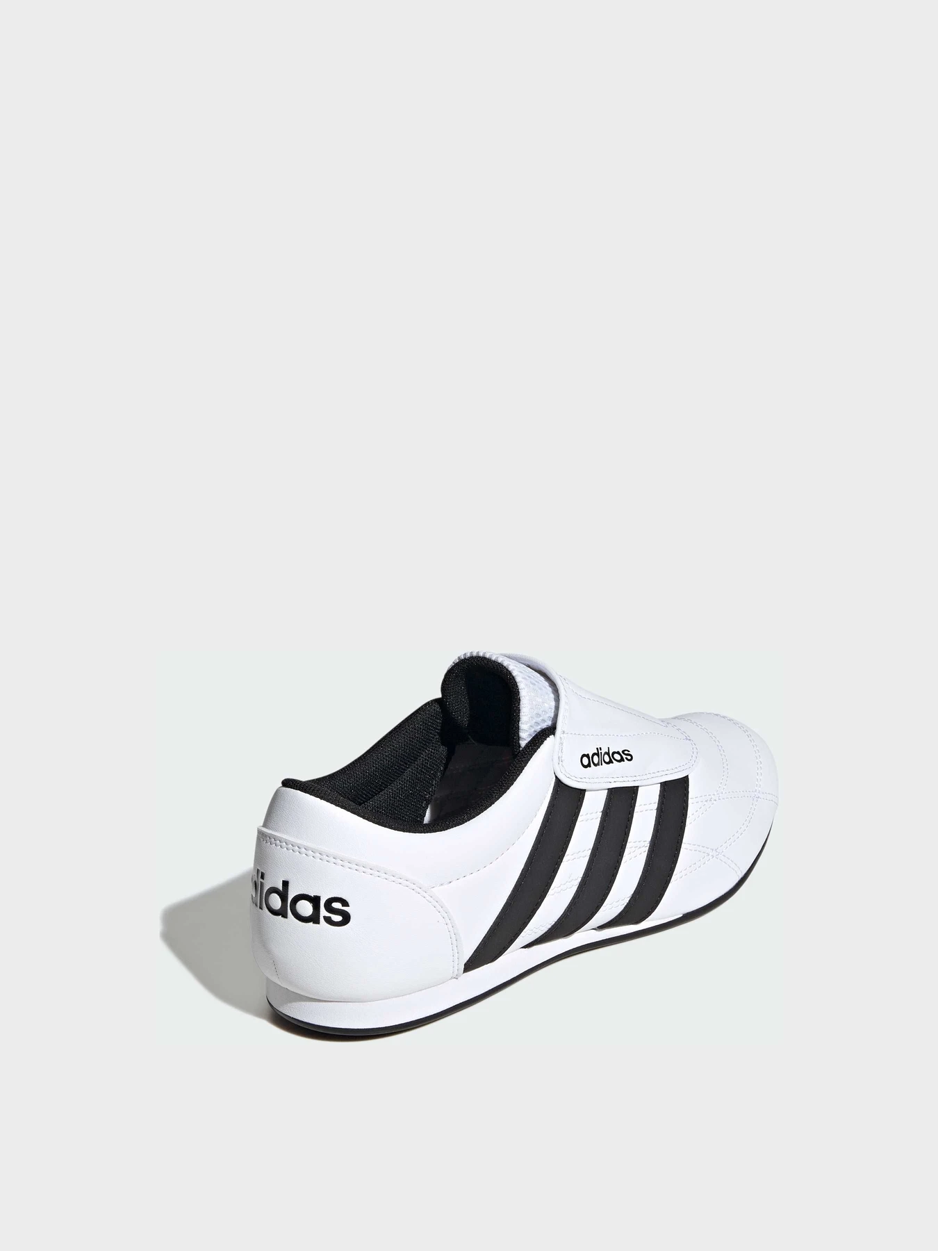 Кроссовки Adidas модель JS3870 Кроссовки Adidas модель JS3870 Фото