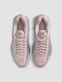 Кросівки NIKE Shox R4 модель AR3565-600 Фото