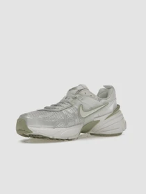 Кроссовки NIKE V2k Run модель FD0736-006 Фото