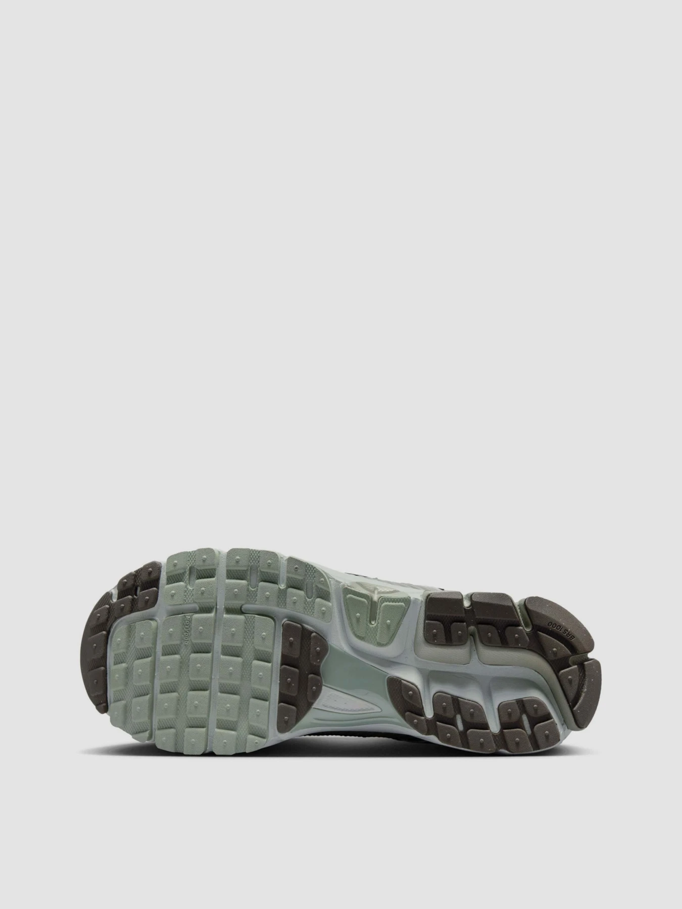 Кроссовки NIKE Zoom Vomero 5 модель FJ2028-103 Кроссовки NIKE Zoom Vomero 5 модель FJ2028-103 Фото