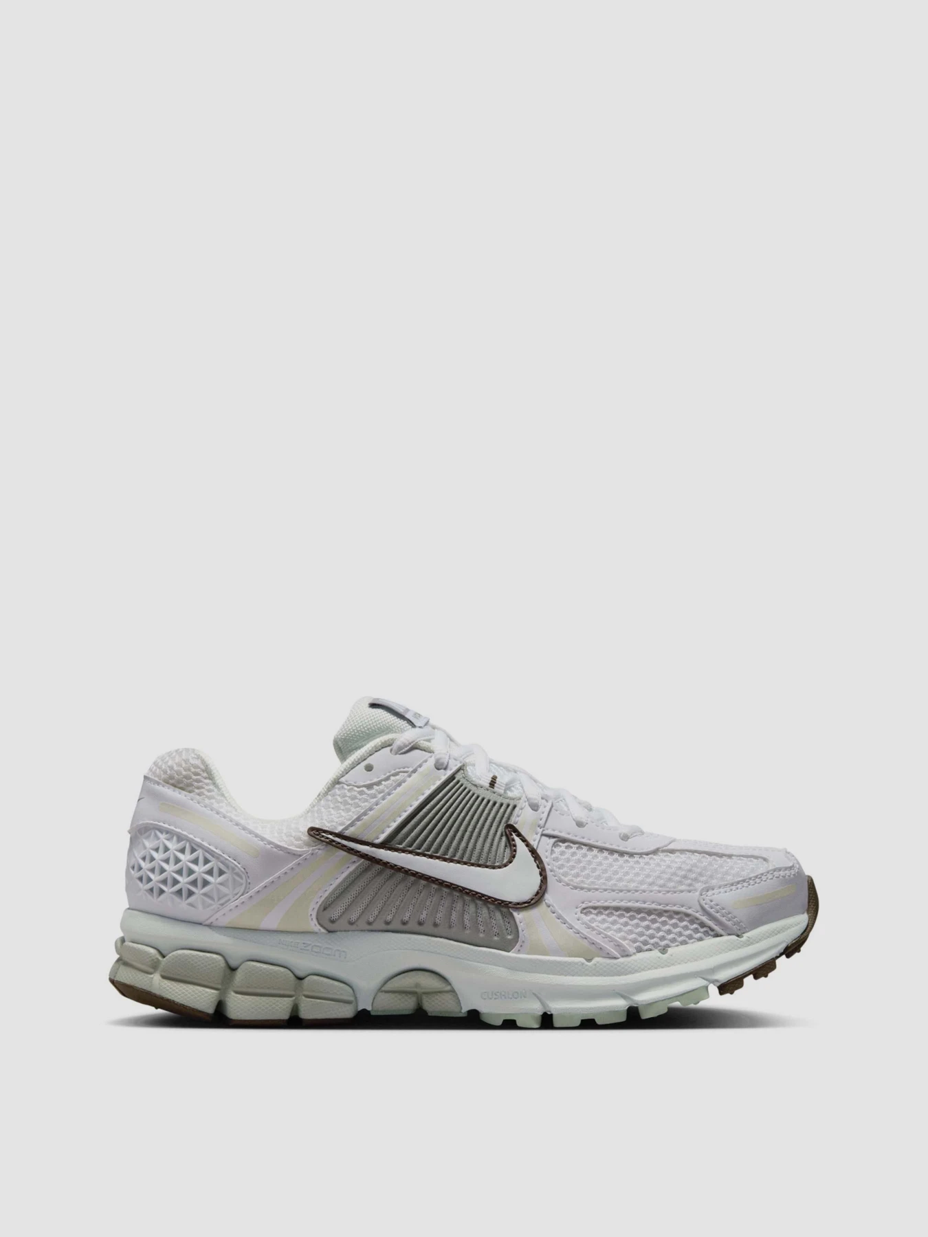 Кроссовки NIKE Zoom Vomero 5 модель FJ2028-103 Кроссовки NIKE Zoom Vomero 5 модель FJ2028-103 Фото