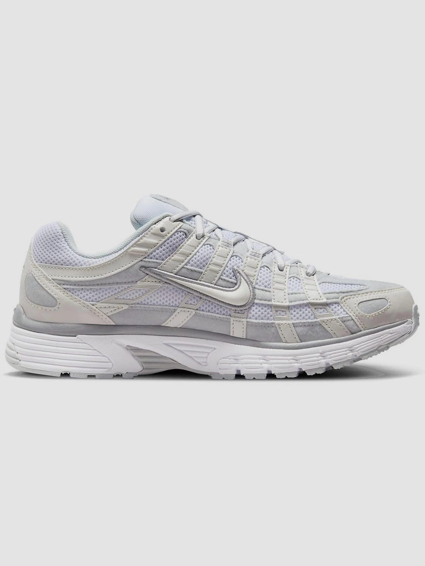 Кросівки NIKE P-6000 Summit White Pure Platinum модель FV6603-101 Кросівки NIKE P-6000 Summit White Pure Platinum модель FV6603-101 Фото