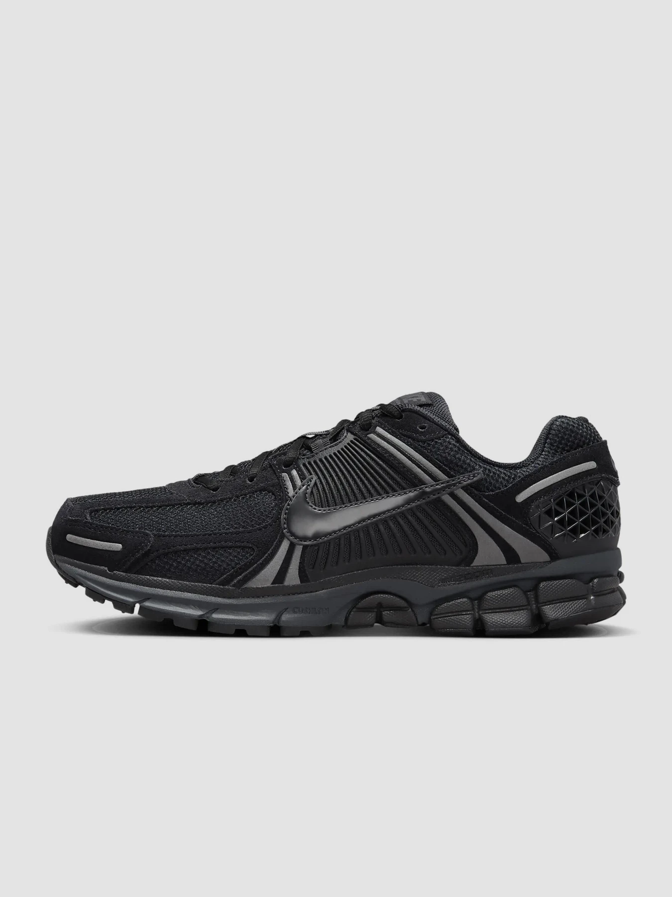 Кросівки NIKE Zoom Vomero 5 модель HF1553-001 Кросівки NIKE Zoom Vomero 5 модель HF1553-001 Фото