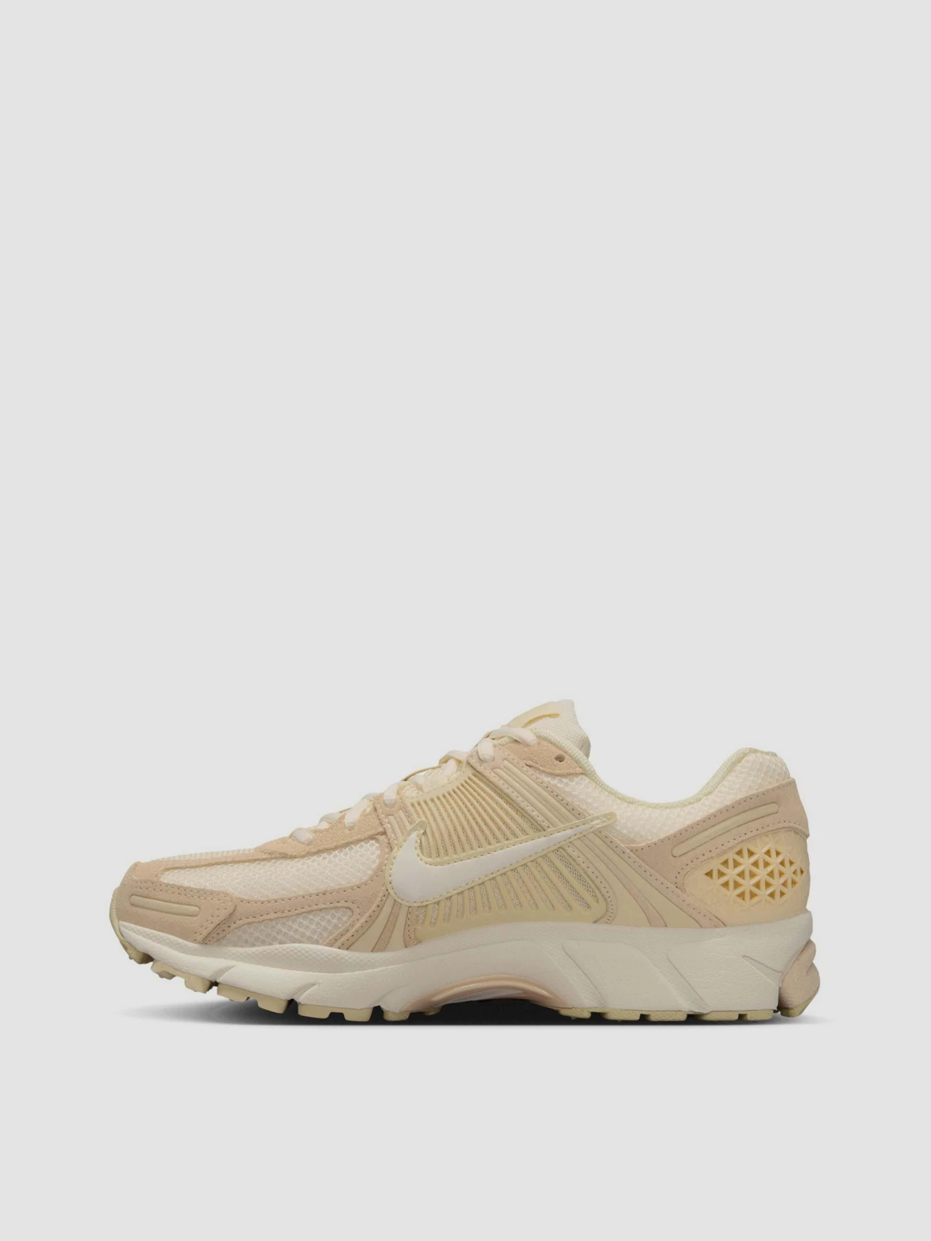 Кроссовки NIKE Zoom Vomero 5 модель HQ0458-200 Кроссовки NIKE Zoom Vomero 5 модель HQ0458-200 Фото
