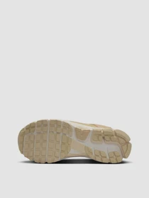 Кроссовки NIKE Zoom Vomero 5 модель HQ0458-200 Фото