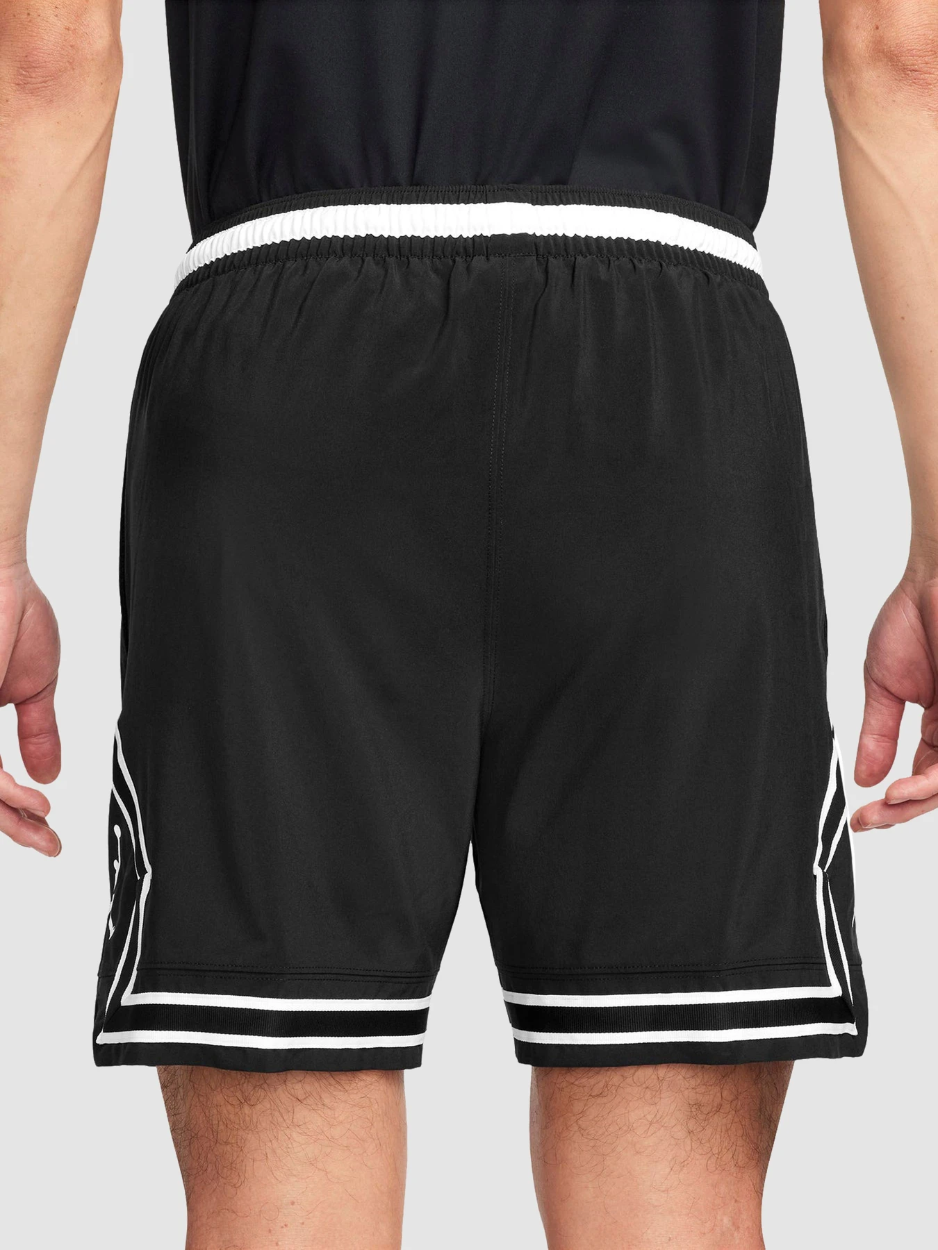 Шорты Jordan Dri-Fit Woven Diamond Shorts модель FQ2989-010 Шорты Jordan Dri-Fit Woven Diamond Shorts модель FQ2989-010 Фото
