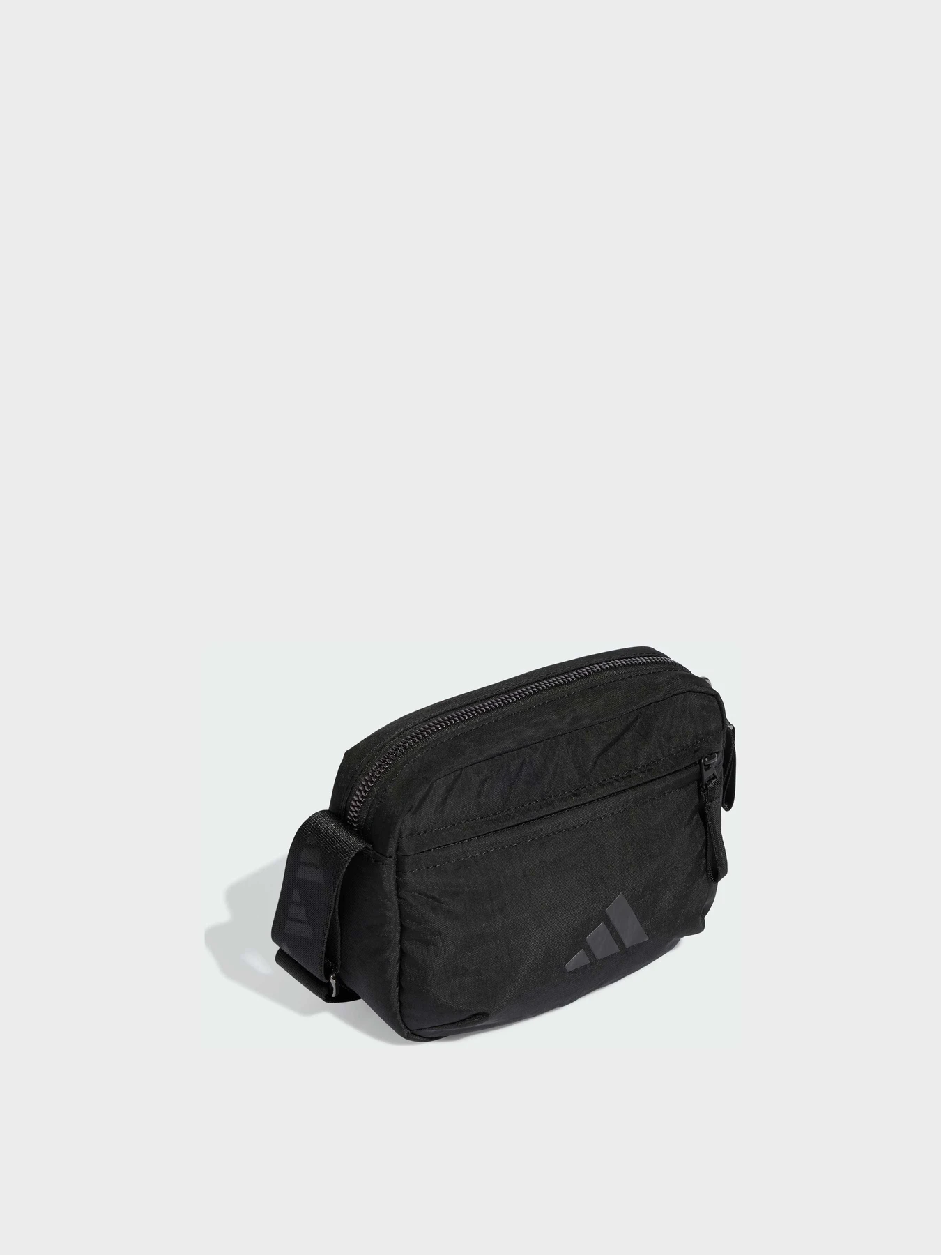 Сумки Adidas модель JE3228 Сумки Adidas модель JE3228 Фото