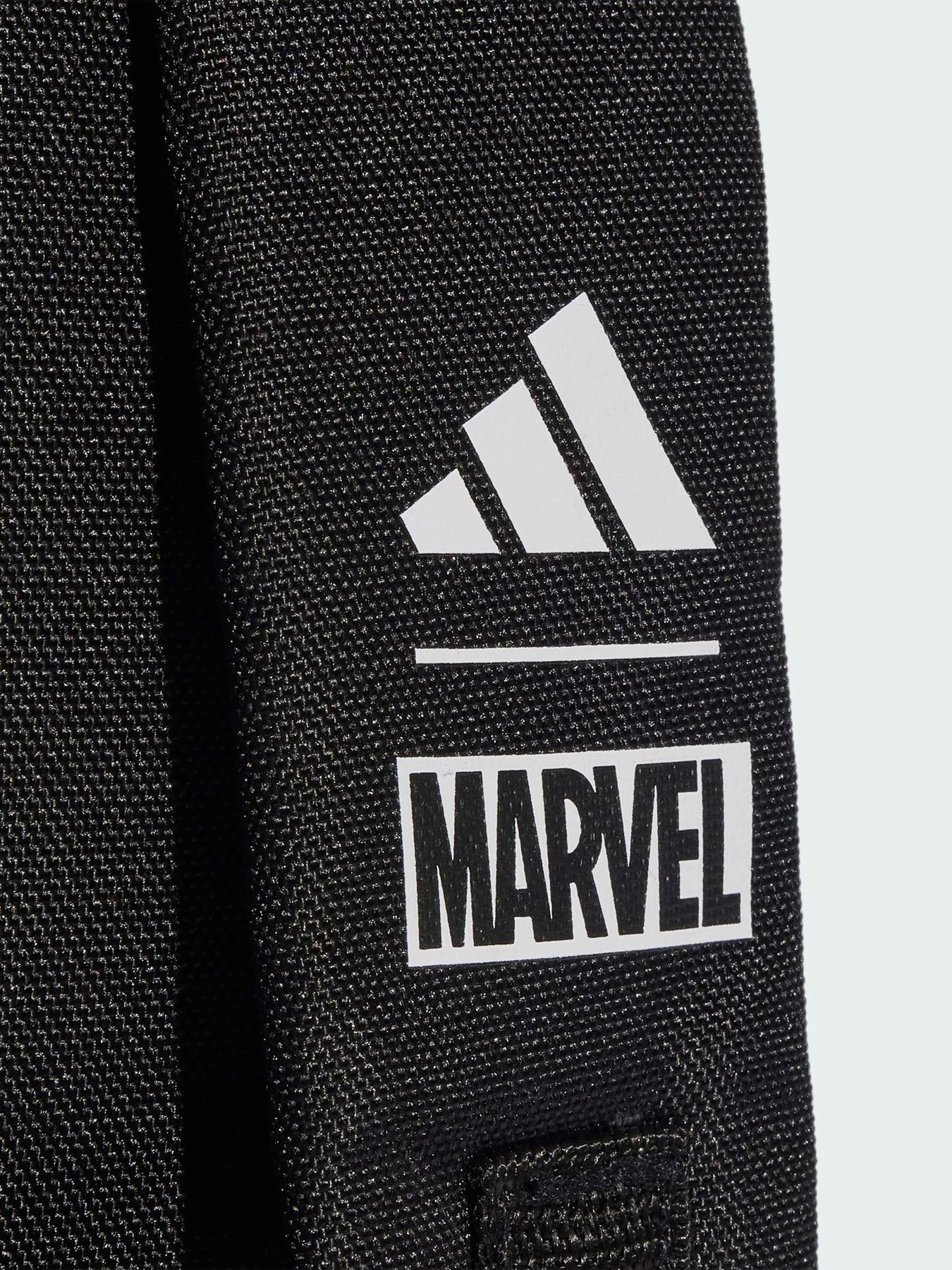 Рюкзаки Adidas Marvel модель JM4471 Рюкзаки Adidas Marvel модель JM4471 Фото