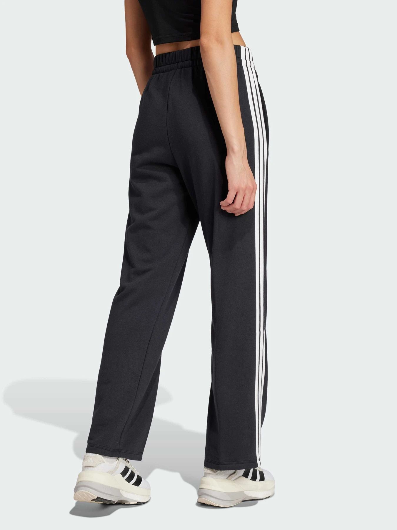Брюки Adidas модель JW7182 Брюки Adidas модель JW7182 Фото