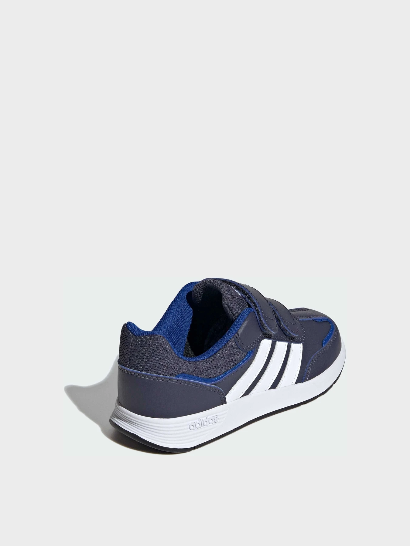 Кроссовки Adidas модель JH9240 Кроссовки Adidas модель JH9240 Фото