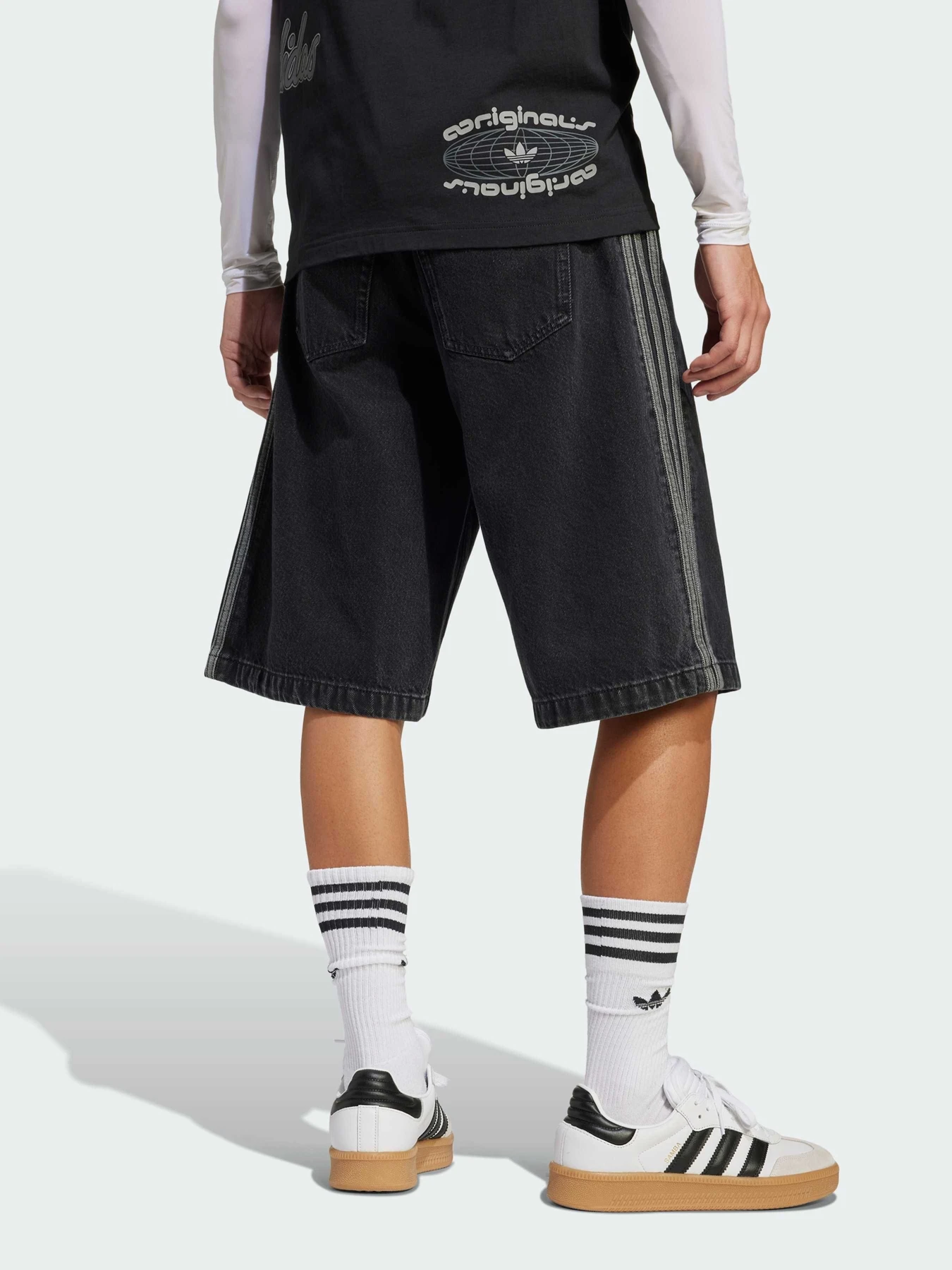 Шорты Adidas Adicolor модель JC6719 Шорты Adidas Adicolor модель JC6719 Фото