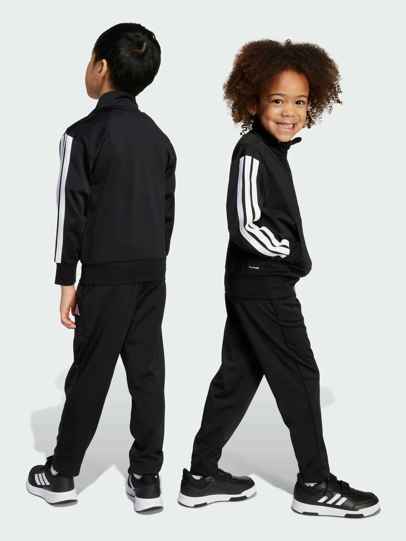 Костюмы Adidas модель JM0891 Костюмы Adidas модель JM0891 Фото