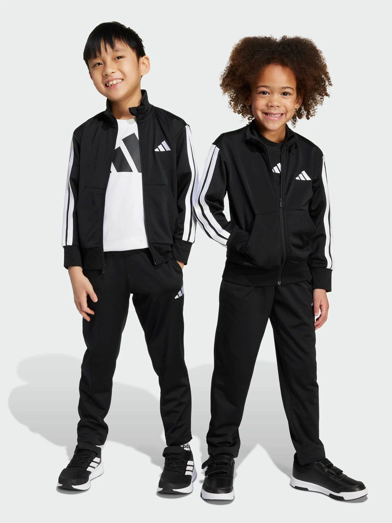 Костюмы Adidas модель JM0891 Костюмы Adidas модель JM0891 Фото