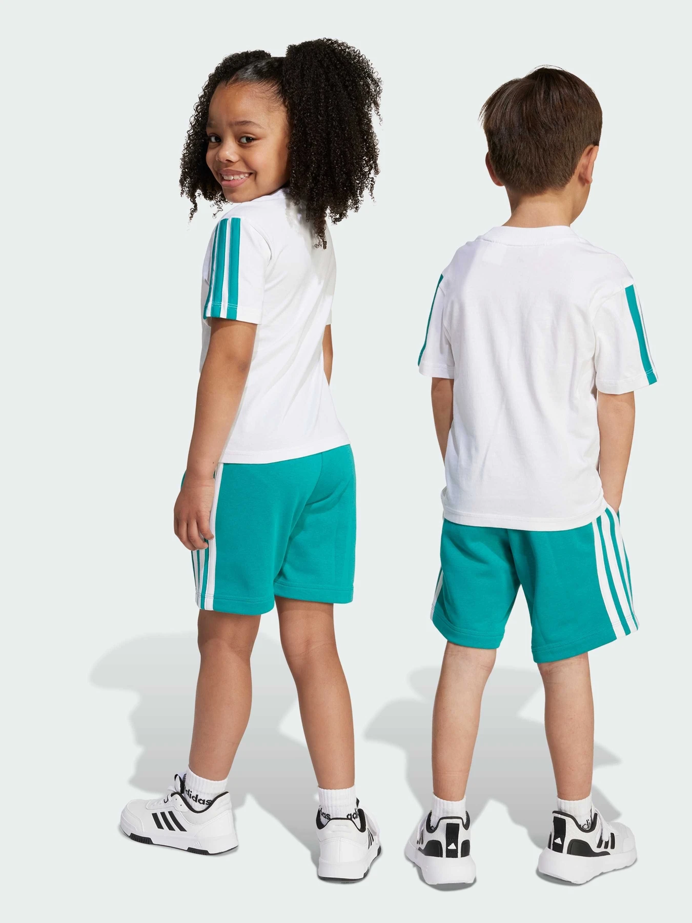 Шорти Adidas модель JV8589 Фото
