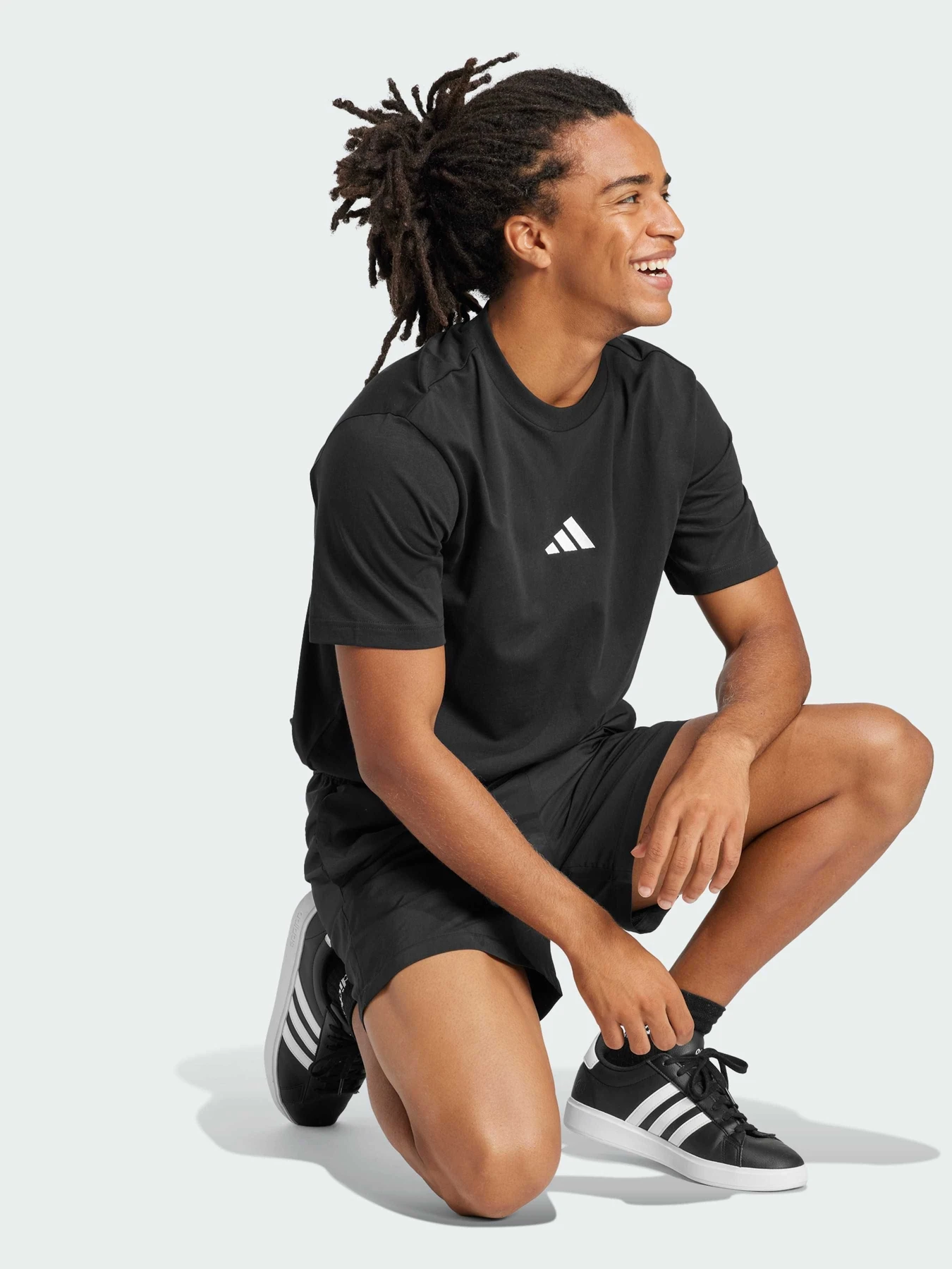 Футболки и поло Adidas модель JE9024 Футболки и поло Adidas модель JE9024 Фото