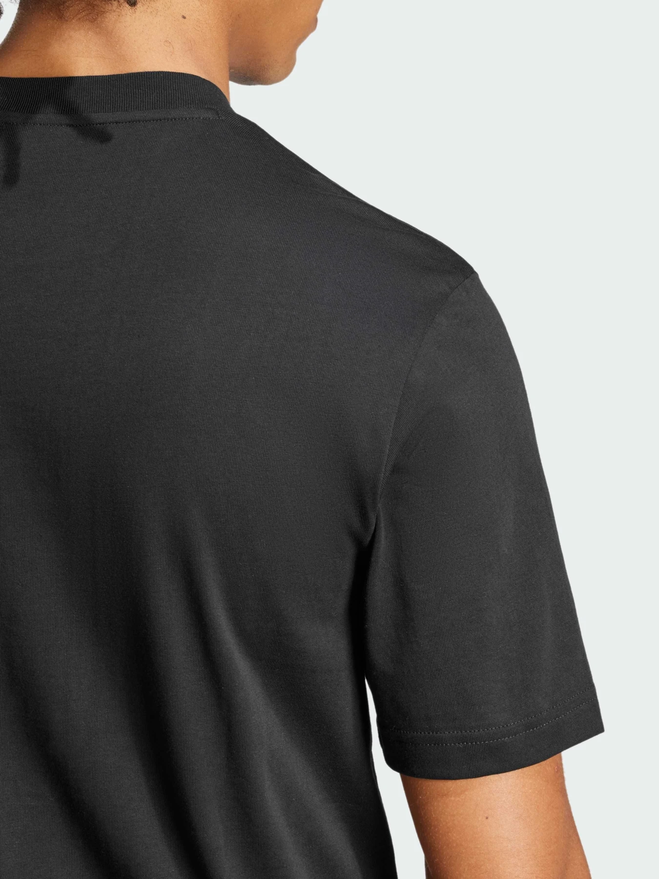 Футболки и поло Adidas модель JE9024 Футболки и поло Adidas модель JE9024 Фото