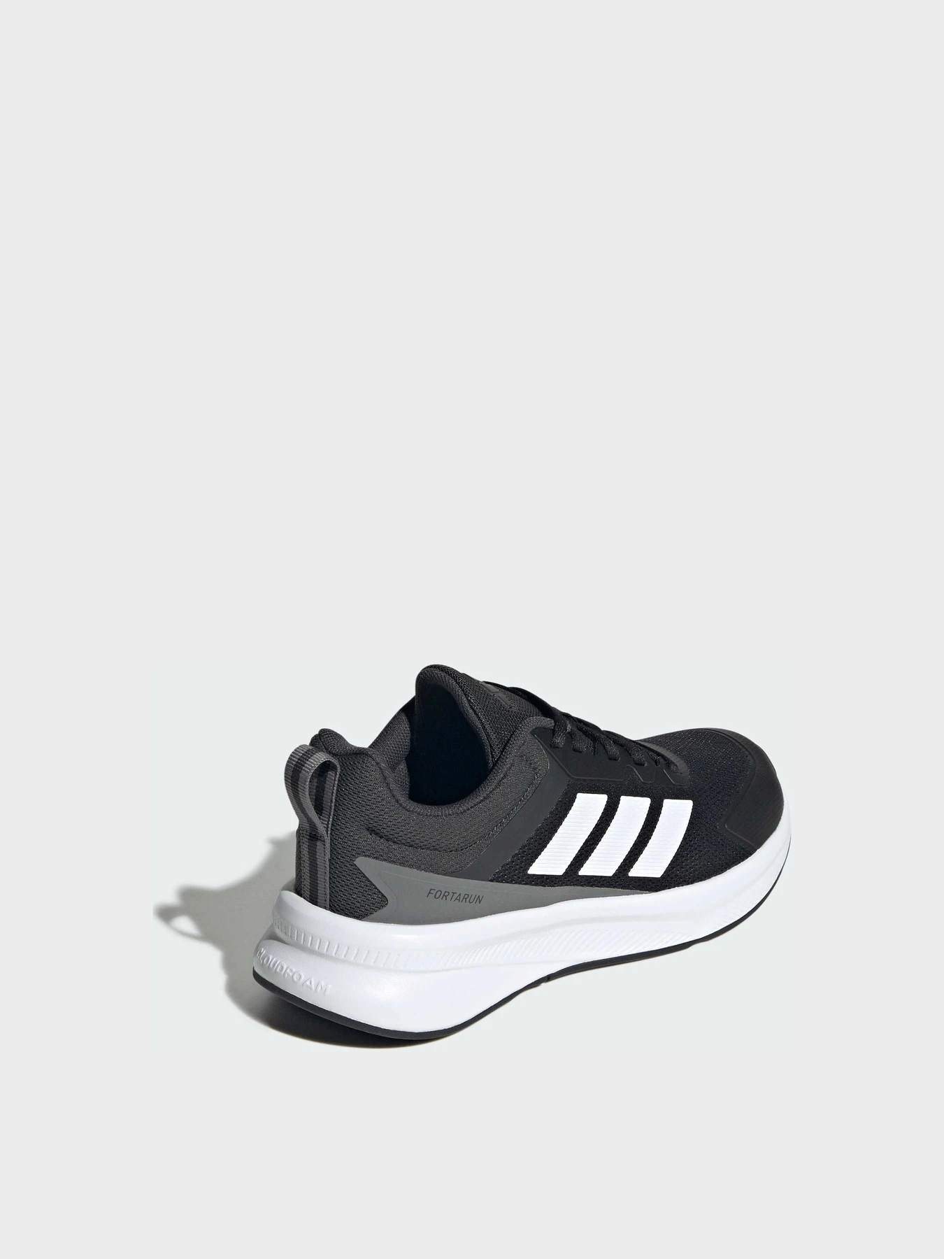 Кросівки Adidas модель JQ5167 Кросівки Adidas модель JQ5167 Фото