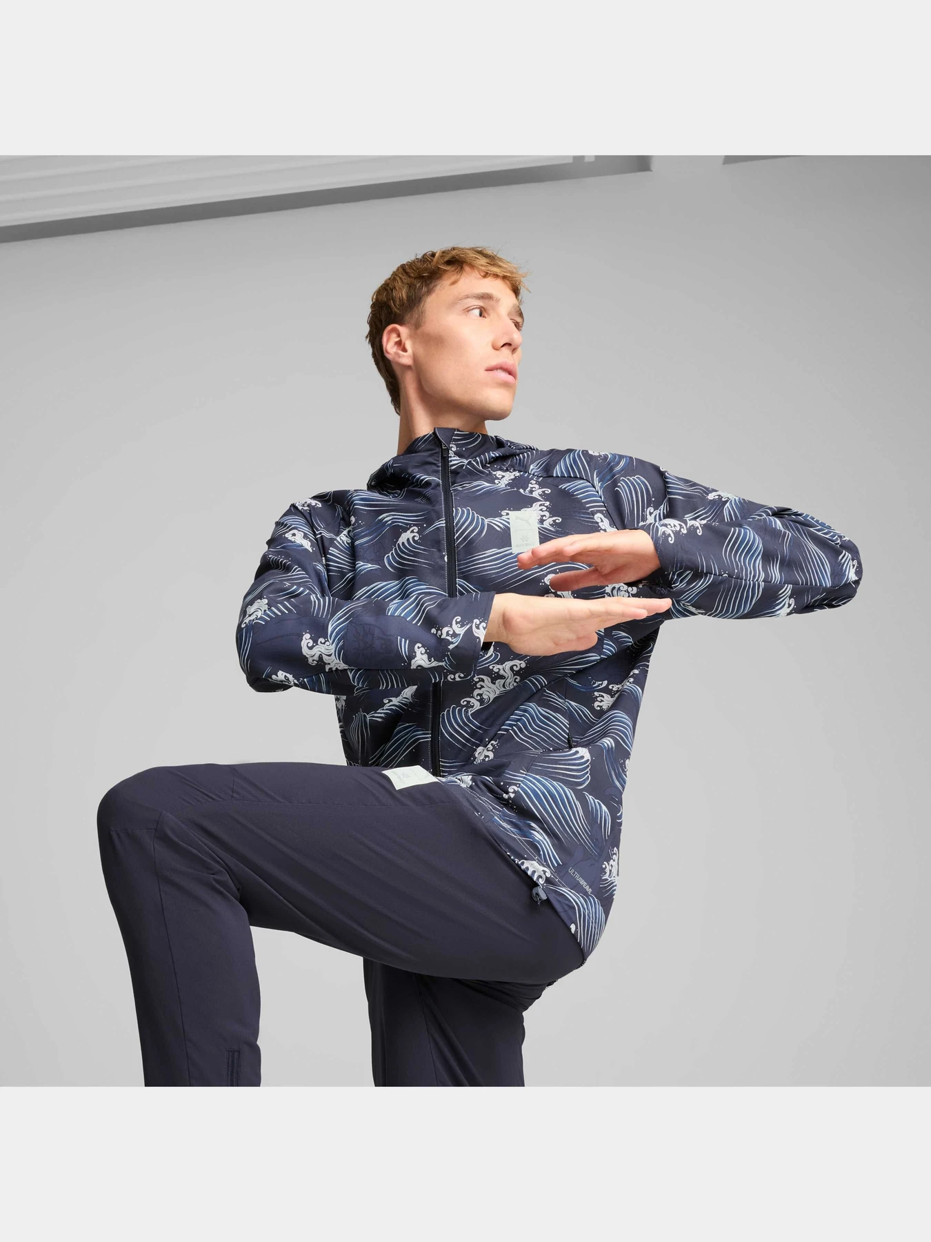 Куртки та дублянки PUMA Unisex x Saysky Jkt Aop модель 526959 Куртки та дублянки PUMA Unisex x Saysky Jkt Aop модель 526959 Фото