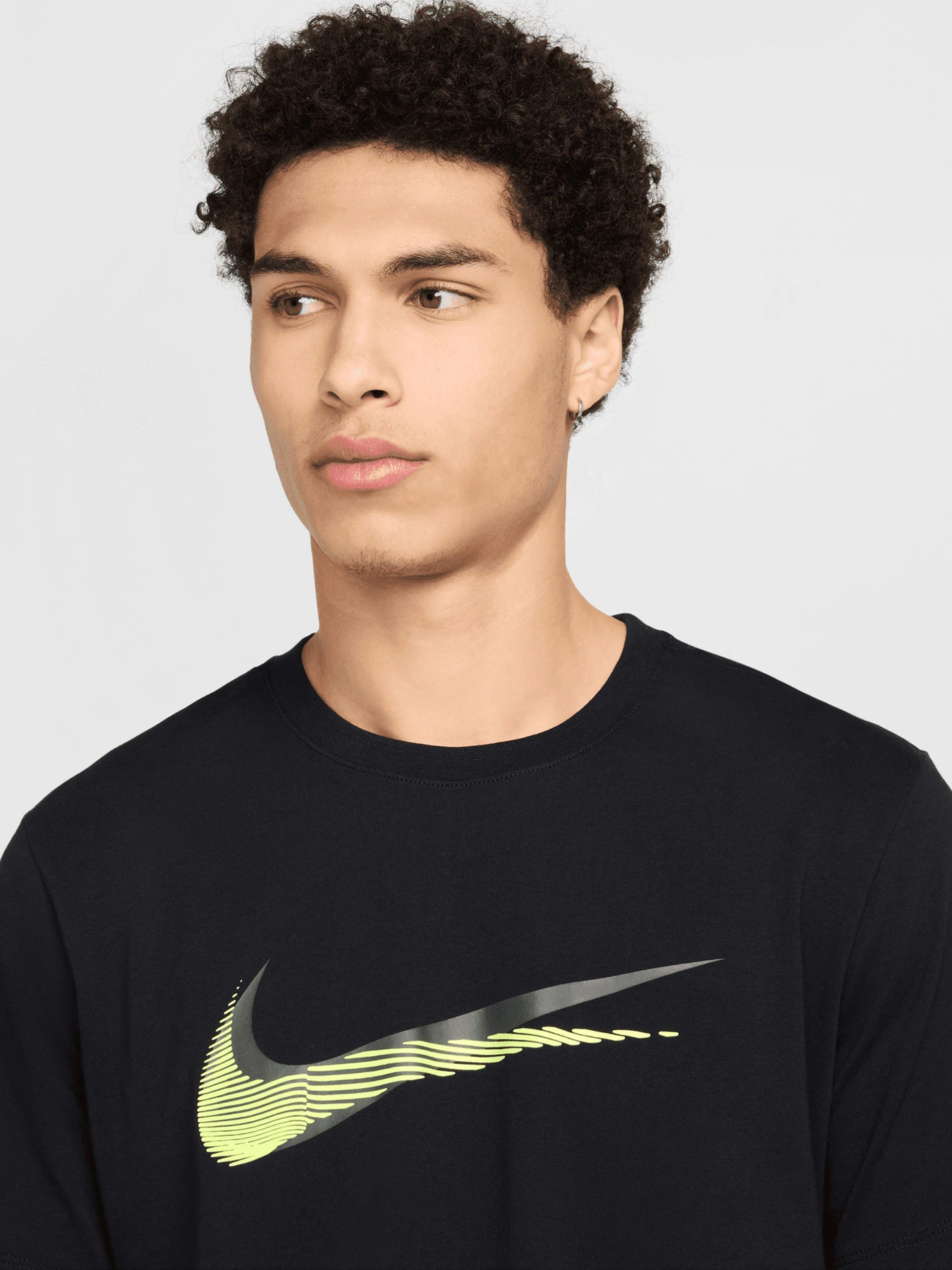 Футболки и поло NIKE модель HQ8092.010 Футболки и поло NIKE модель HQ8092.010 Фото