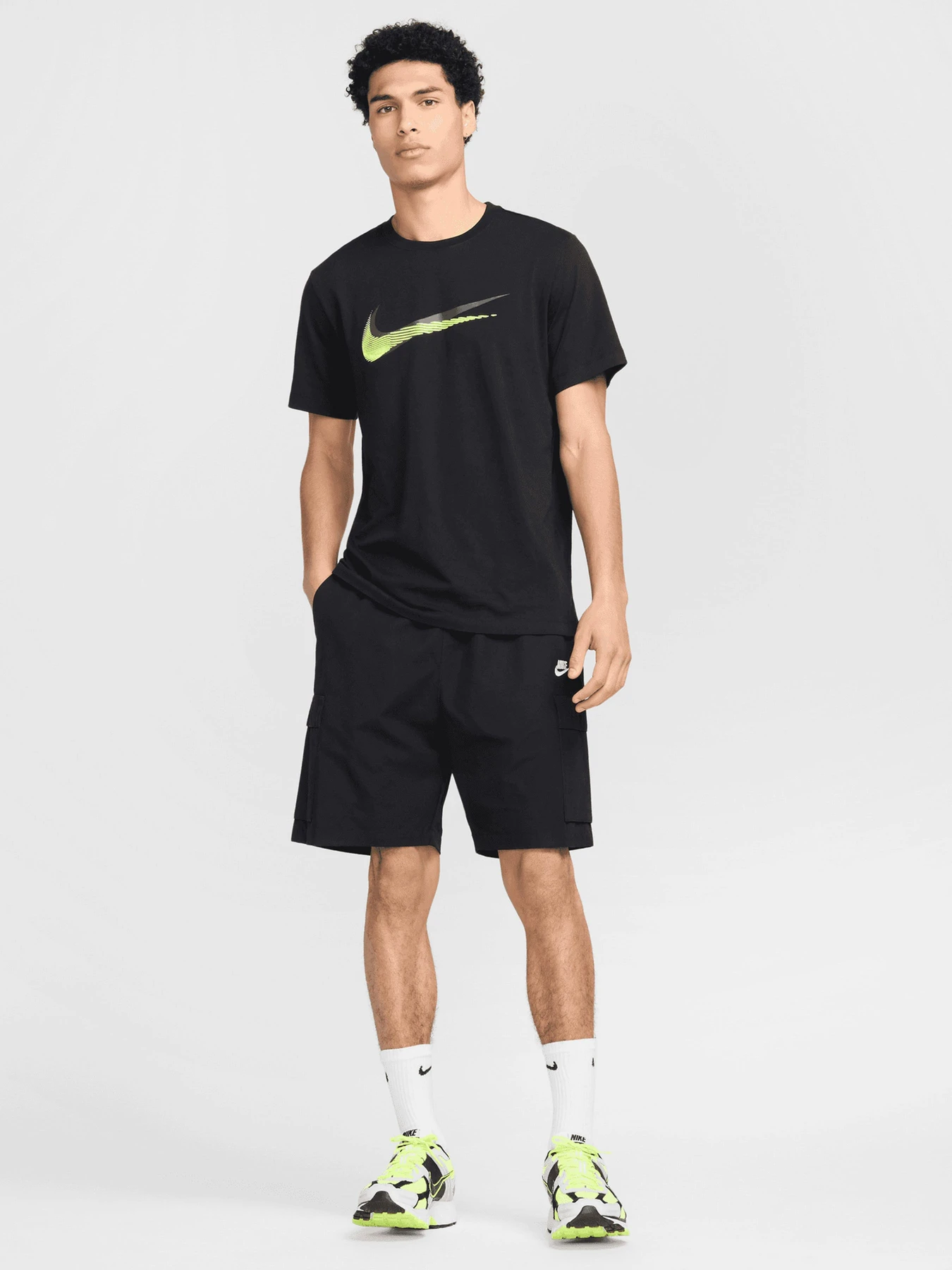 Футболки и поло NIKE модель HQ8092.010 Футболки и поло NIKE модель HQ8092.010 Фото