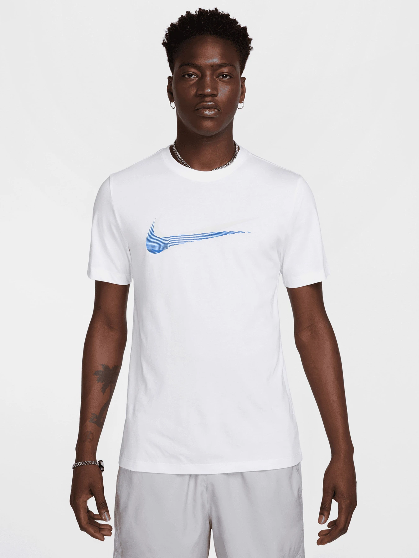 Футболки и поло NIKE модель HQ8092.100 Футболки и поло NIKE модель HQ8092.100 Фото