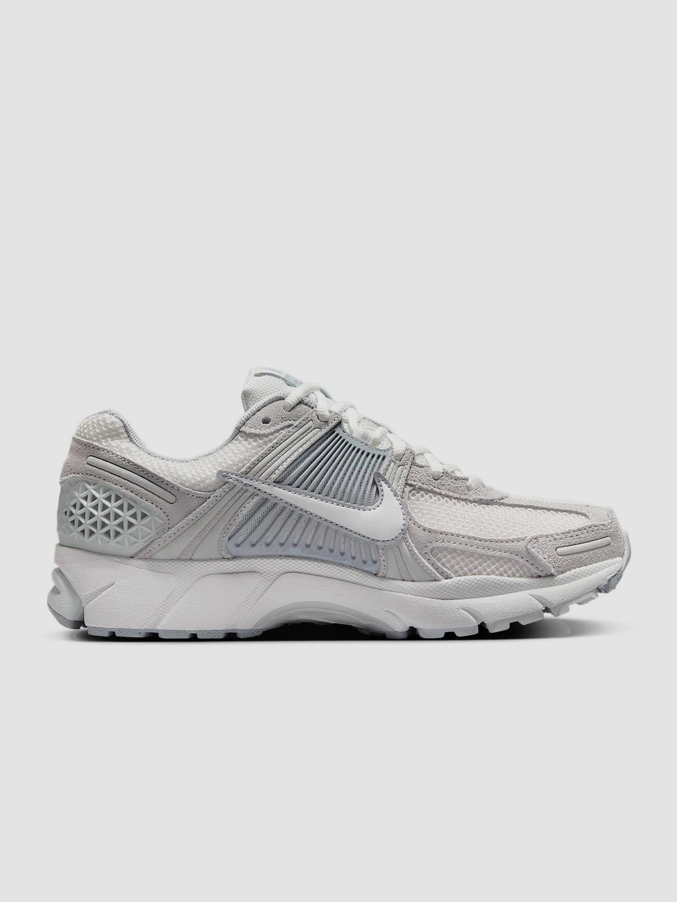 Кроссовки NIKE Zoom Vomero 5 модель HQ0458-001 Фото