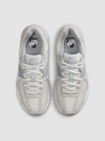 Кроссовки NIKE Zoom Vomero 5 модель HQ0458-001 Фото