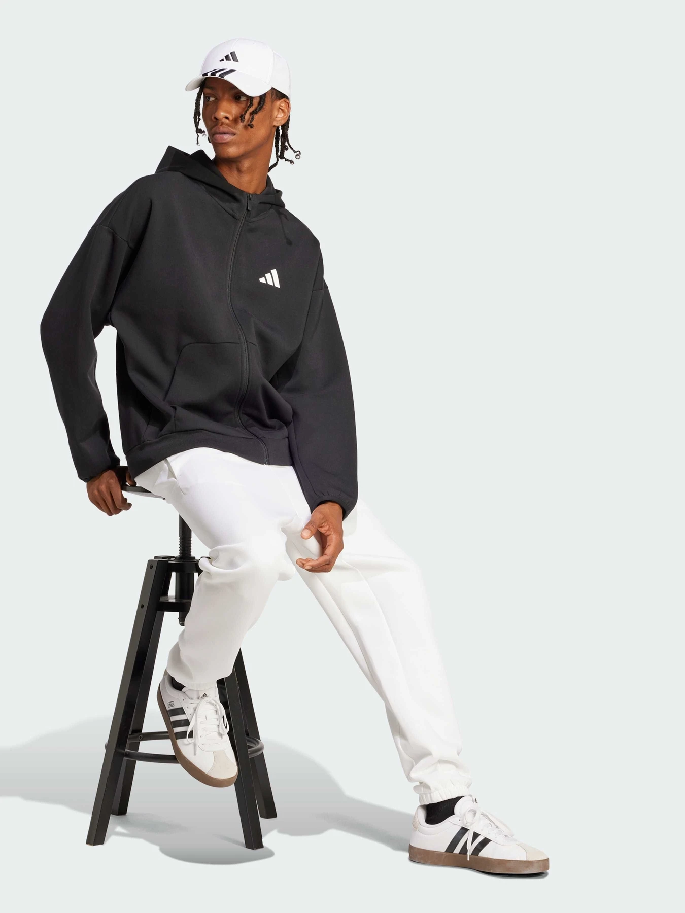 Худі та світшоти Adidas модель JI8768 Худі та світшоти Adidas модель JI8768 Фото