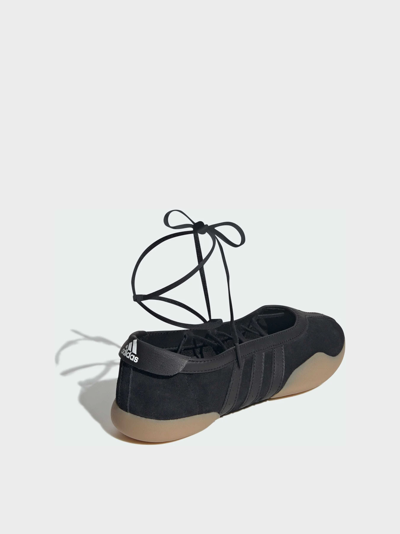 Туфли и лоферы Adidas модель JQ0669 Туфли и лоферы Adidas модель JQ0669 Фото