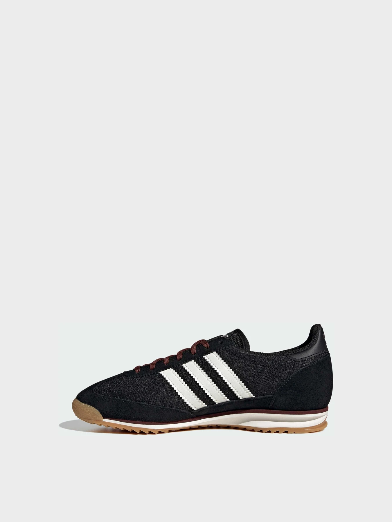 Кроссовки Adidas модель JQ8326 Кроссовки Adidas модель JQ8326 Фото