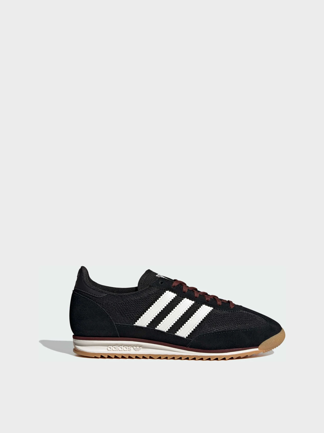 Кроссовки Adidas модель JQ8326 Кроссовки Adidas модель JQ8326 Фото