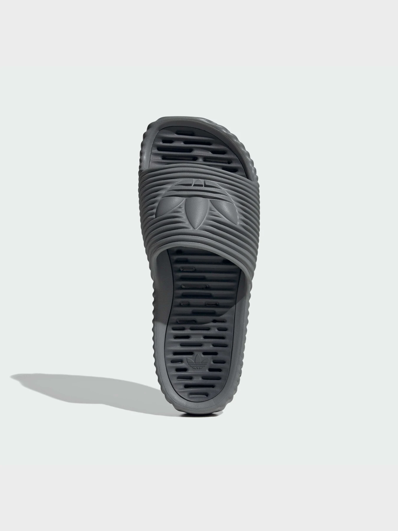 Шлёпанцы Adidas Adilette модель JR3614 Шлёпанцы Adidas Adilette модель JR3614 Фото