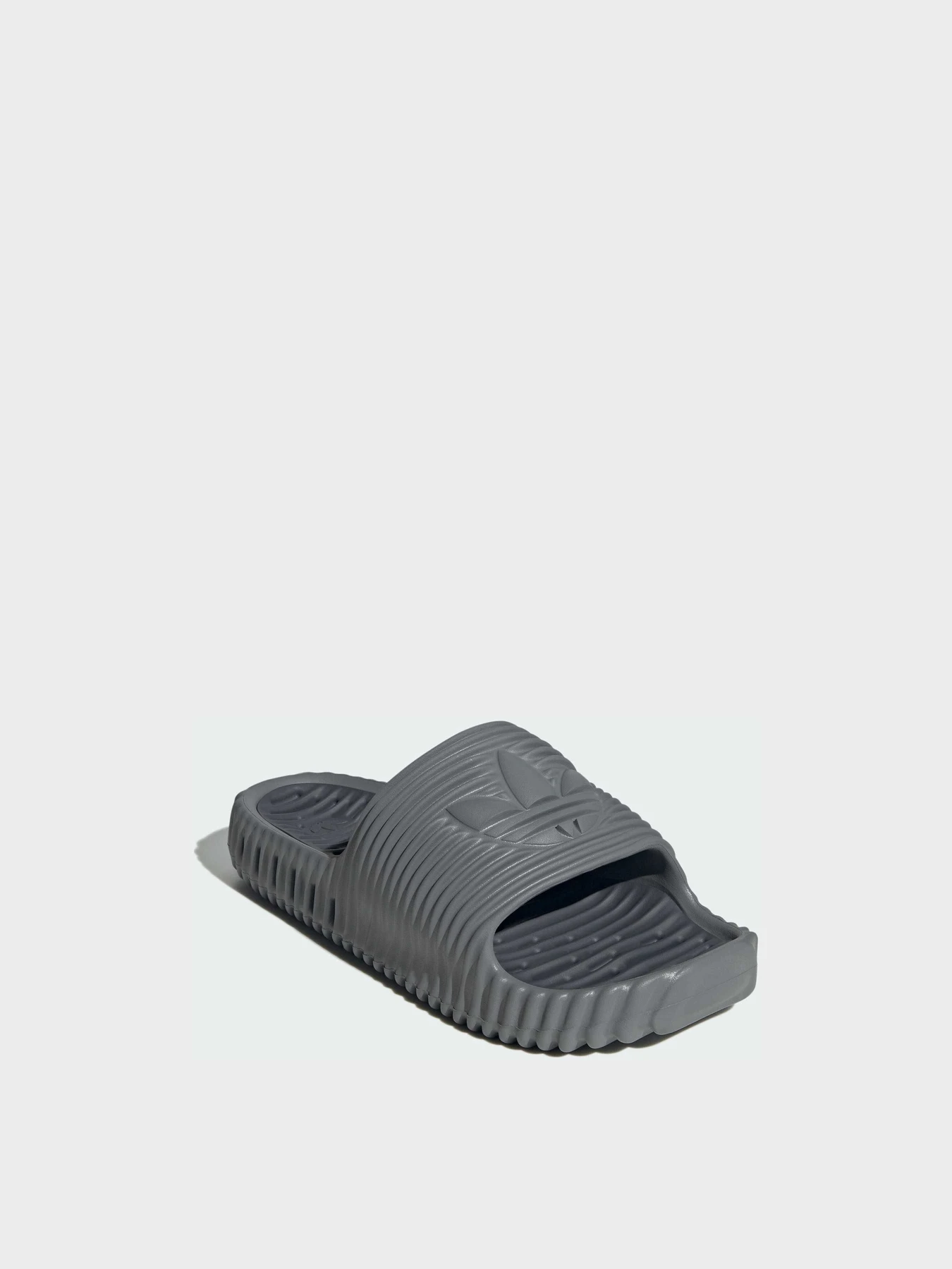 Шлёпанцы Adidas Adilette модель JR3614 Шлёпанцы Adidas Adilette модель JR3614 Фото