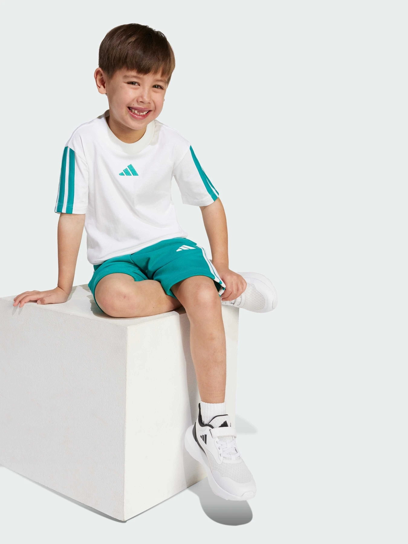 Футболки і поло Adidas модель JV7353 Футболки і поло Adidas модель JV7353 Фото