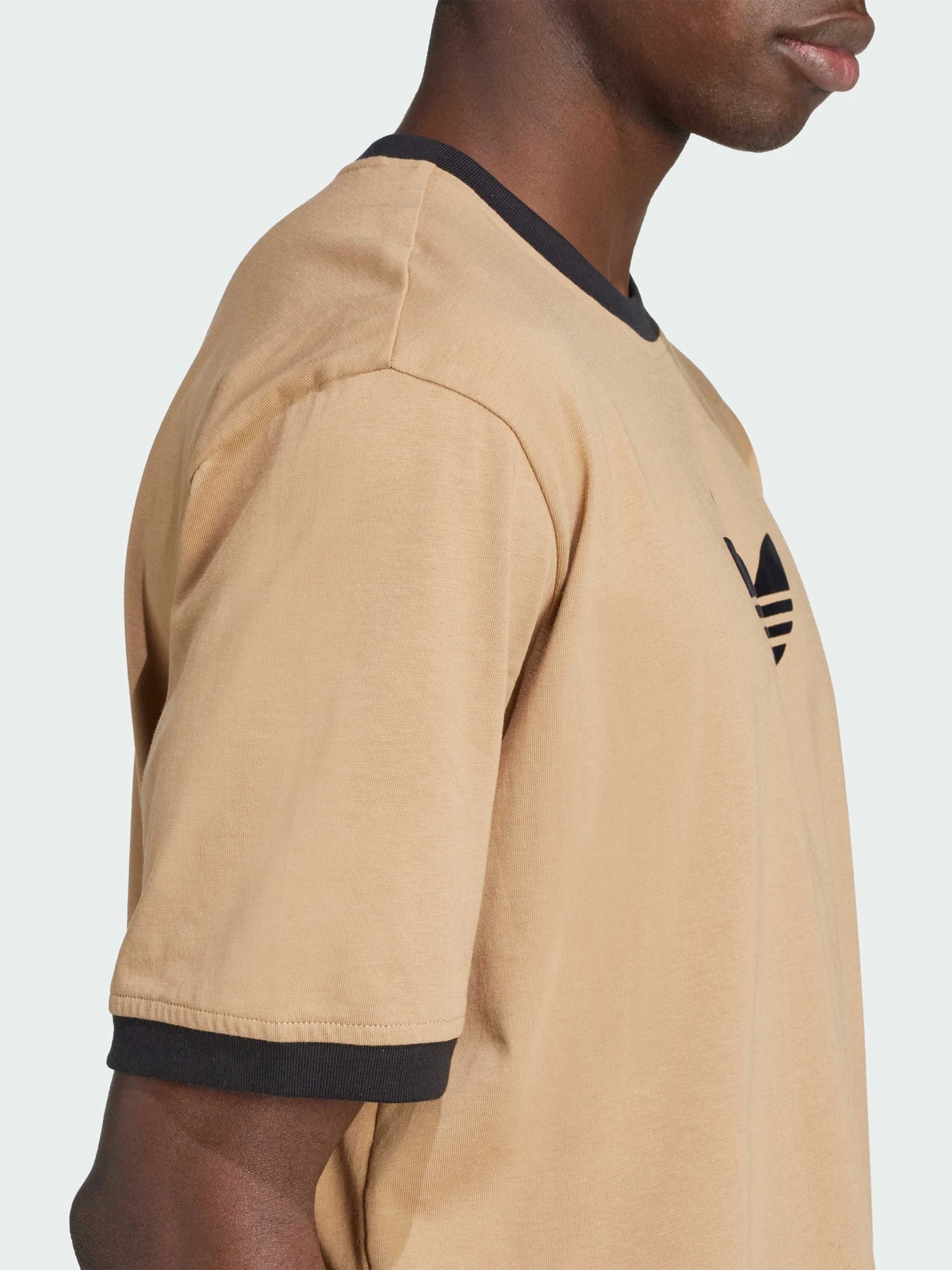 Футболки и поло Adidas Adicolor модель JX1516 Футболки и поло Adidas Adicolor модель JX1516 Фото