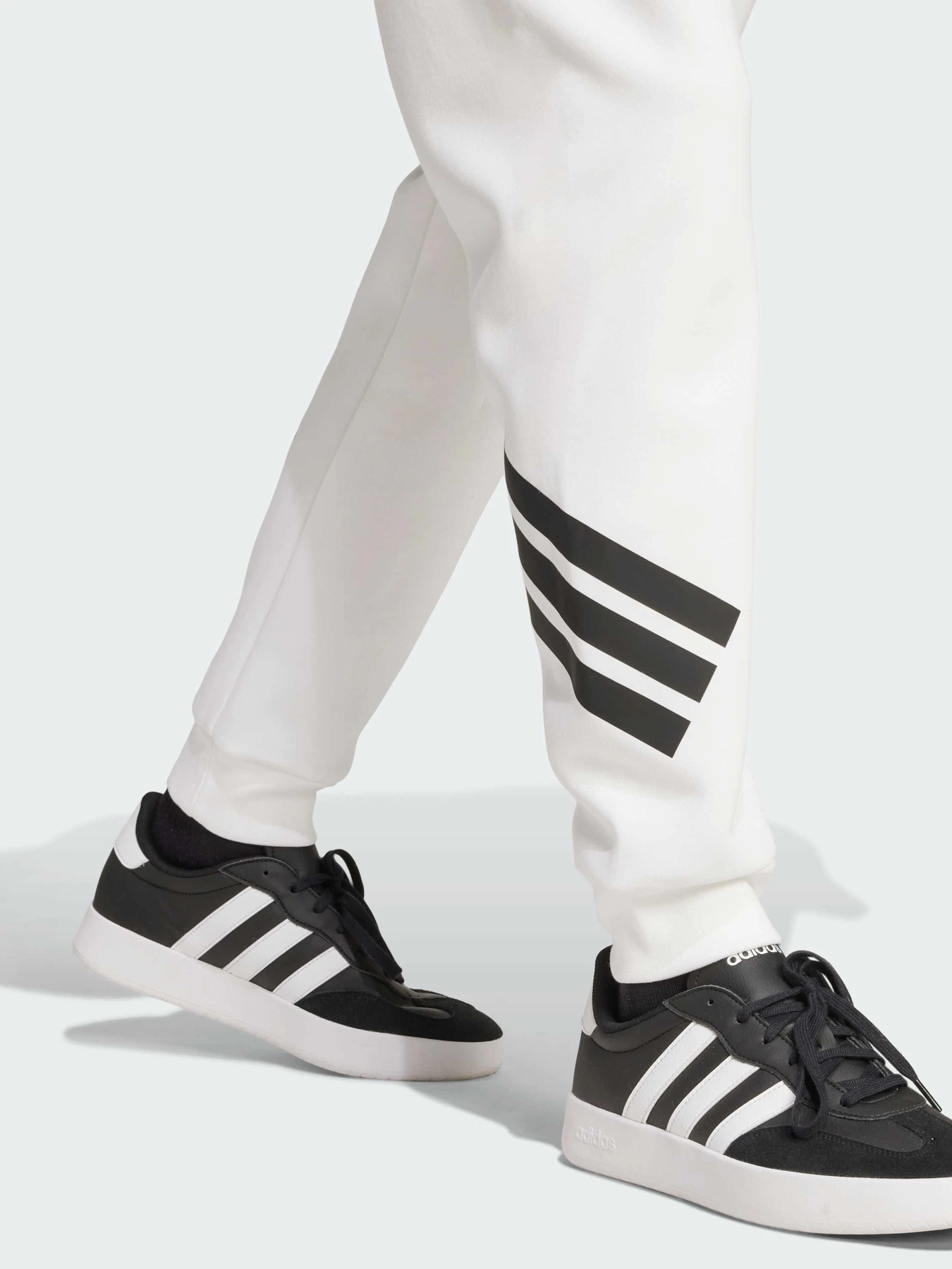 Брюки Adidas 3 Stripes модель JW7087 Брюки Adidas 3 Stripes модель JW7087 Фото