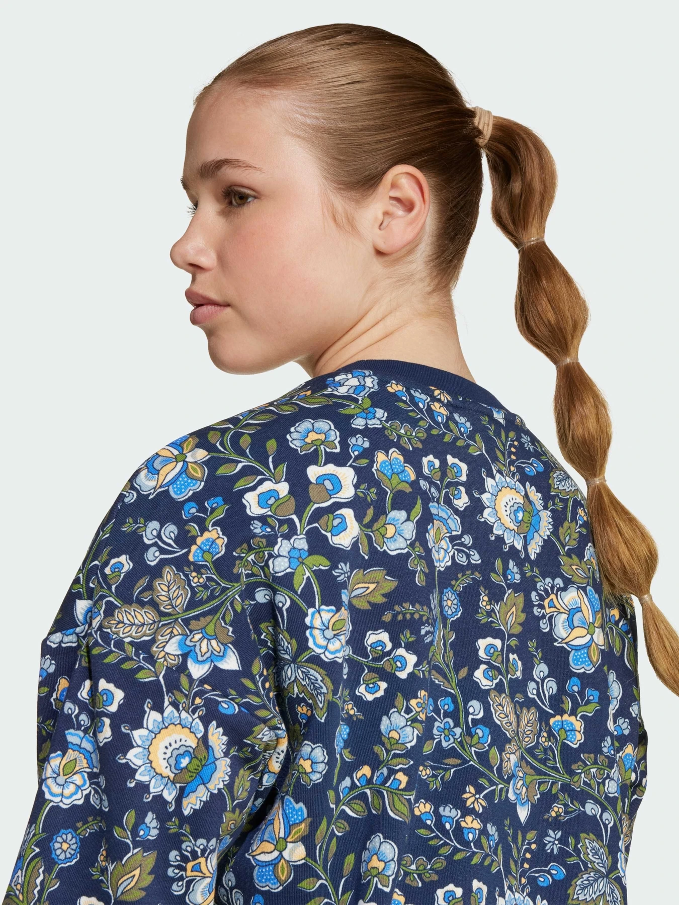 Худи и свитшоты Adidas Graphics модель JX6316 Фото
