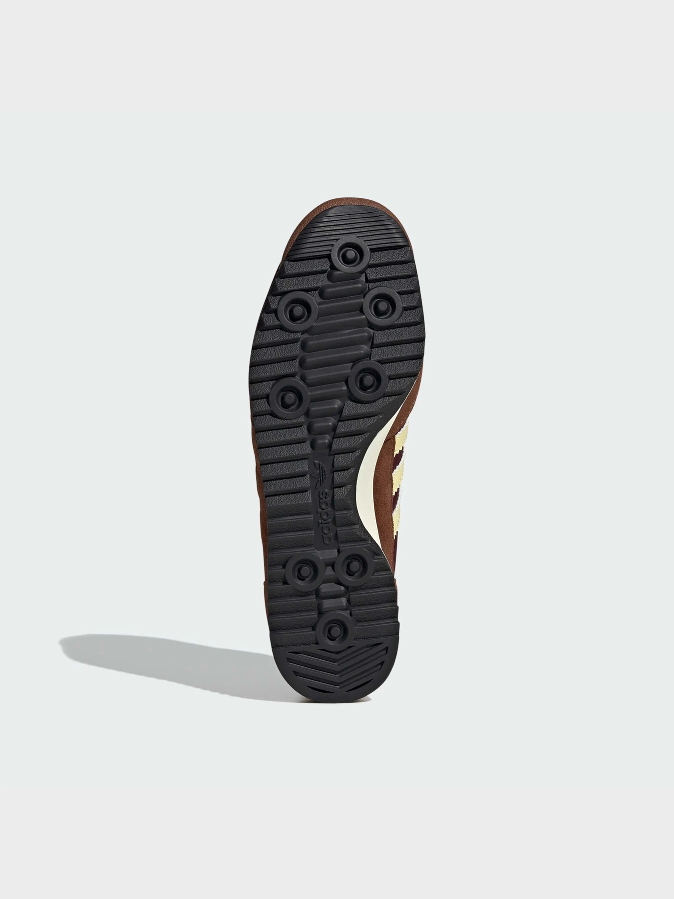 Кроссовки Adidas модель IE3425 Кроссовки Adidas модель IE3425 Фото