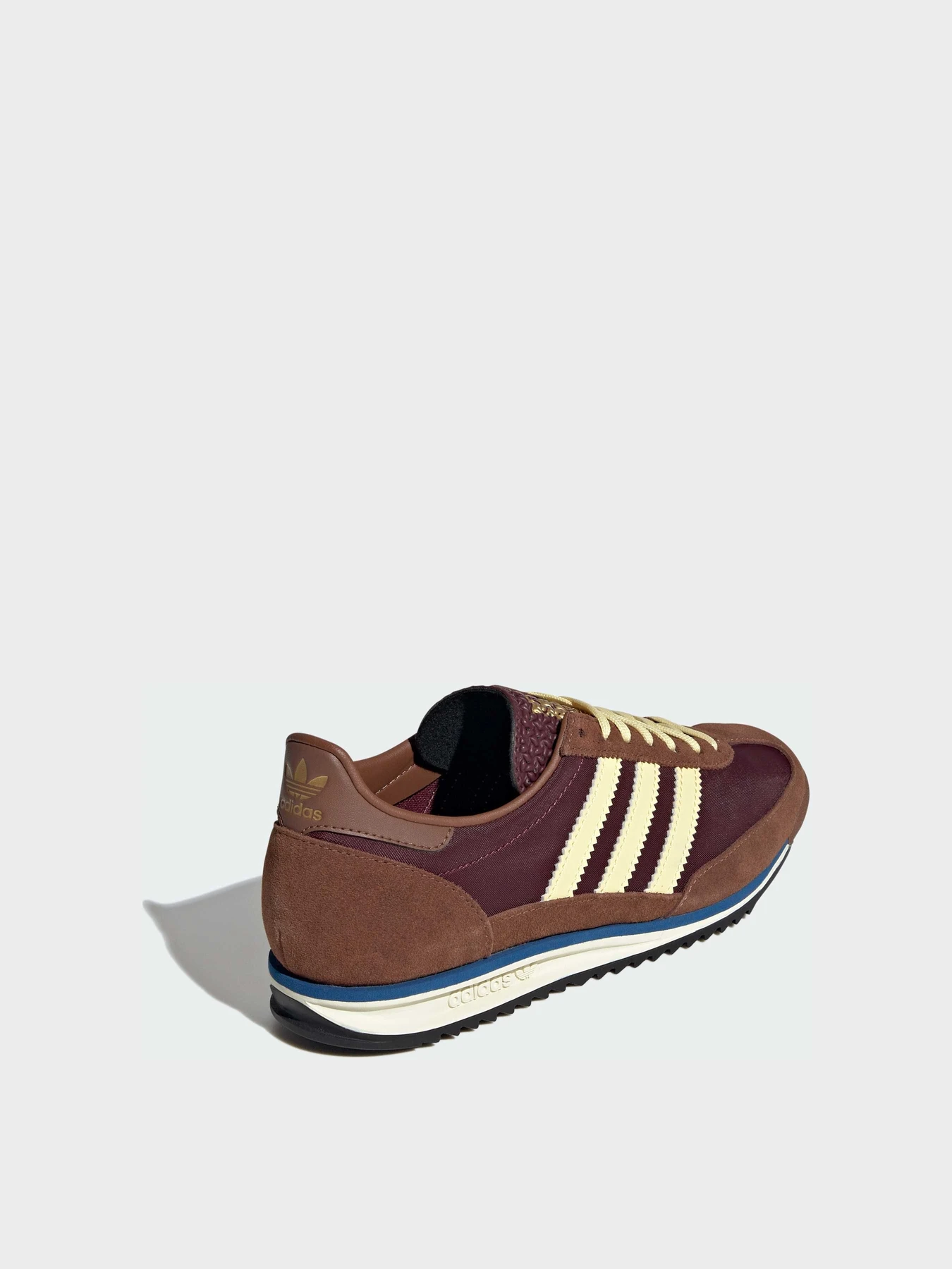 Кроссовки Adidas модель IE3425 Кроссовки Adidas модель IE3425 Фото