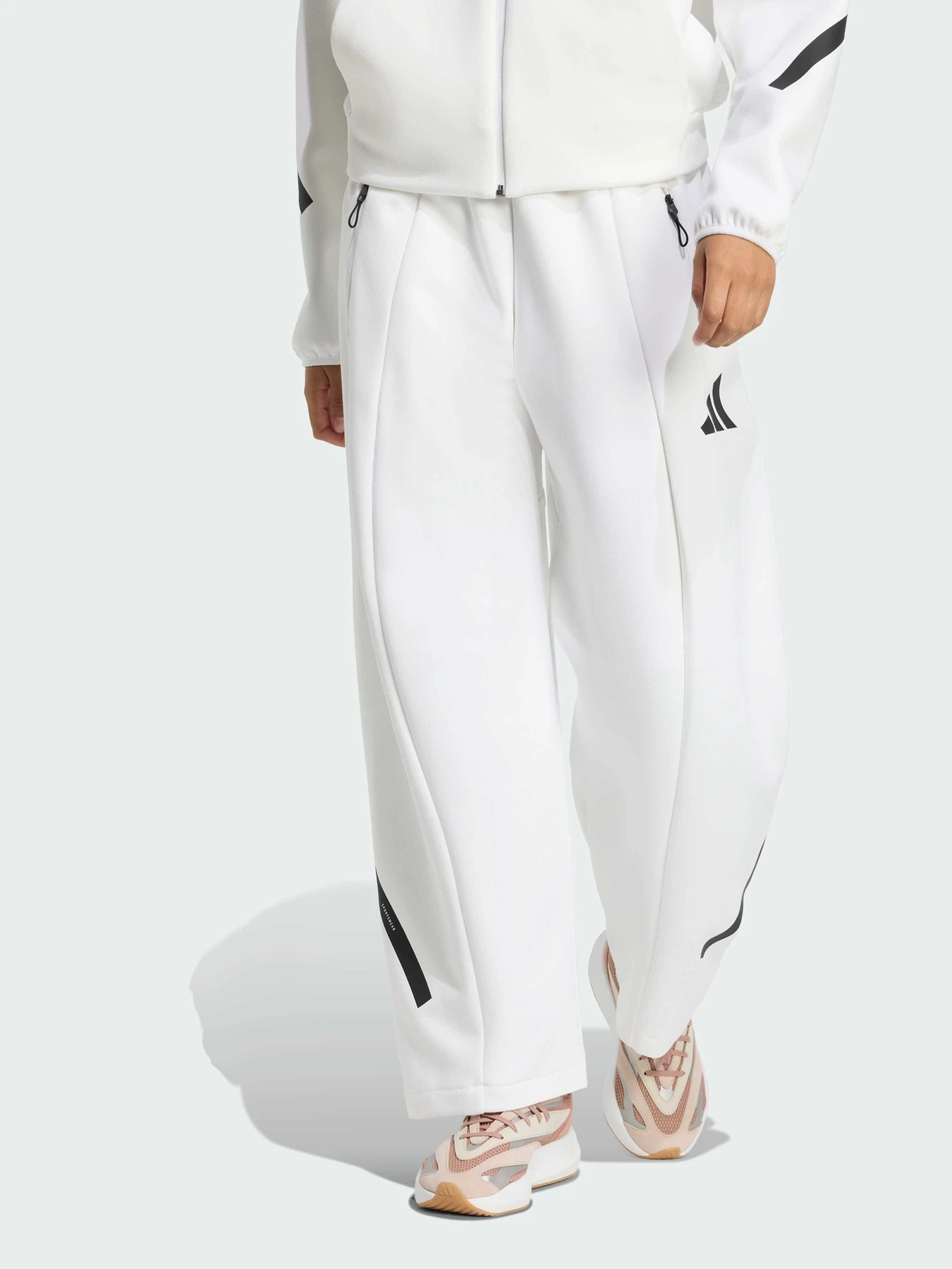 Брюки Adidas ZNE модель JL7332 Брюки Adidas ZNE модель JL7332 Фото