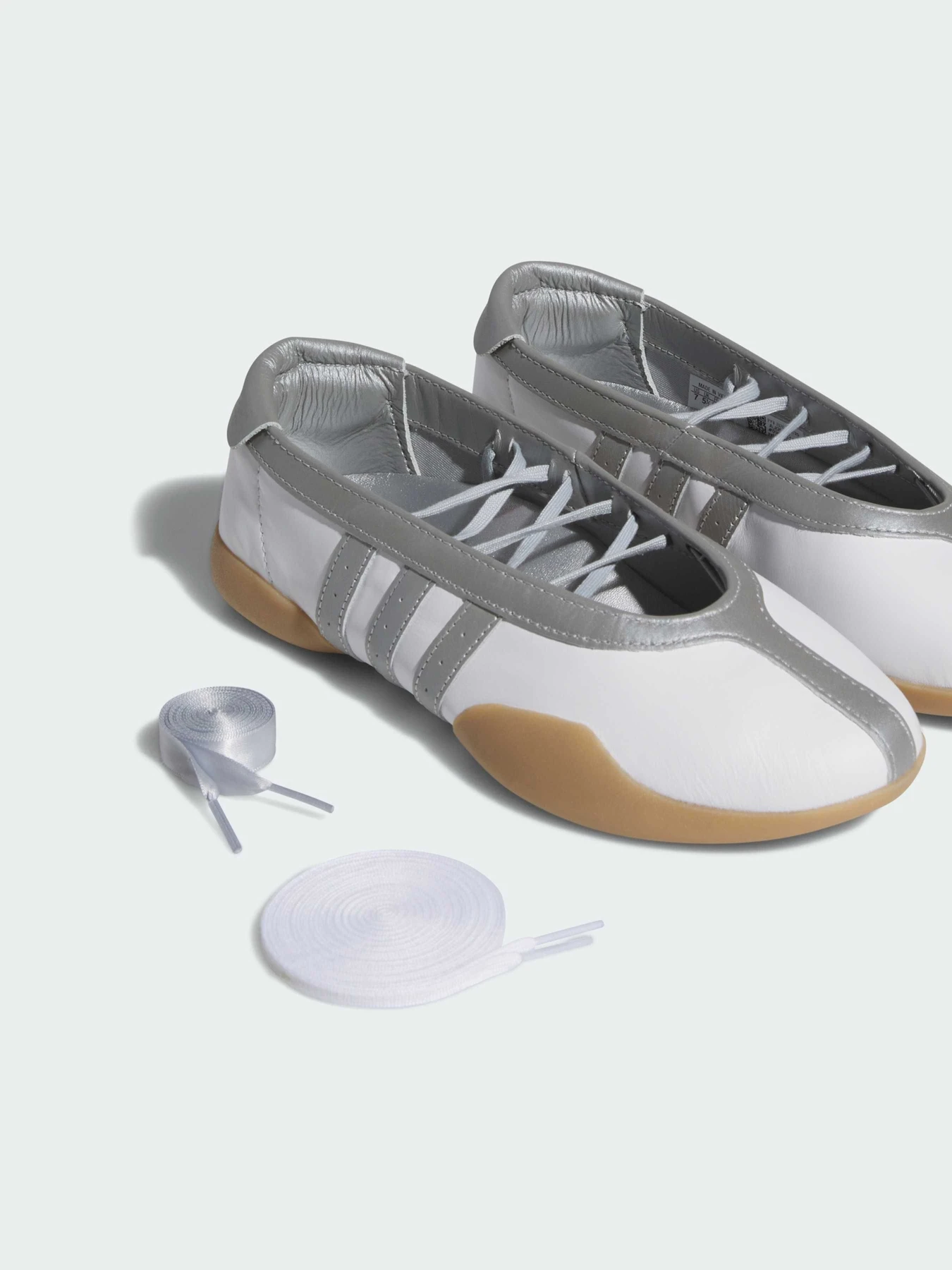 Туфли и лоферы Adidas модель JQ6438 Туфли и лоферы Adidas модель JQ6438 Фото
