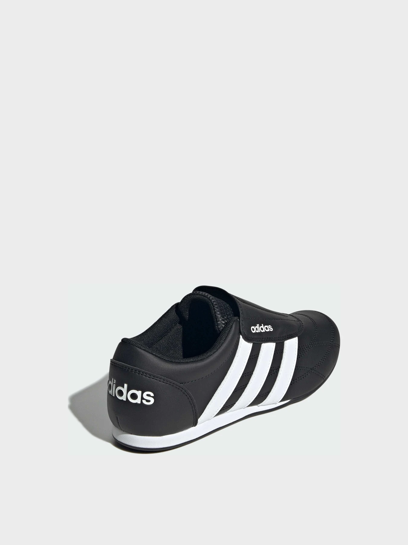 Кросівки Adidas модель JS3871 Кросівки Adidas модель JS3871 Фото