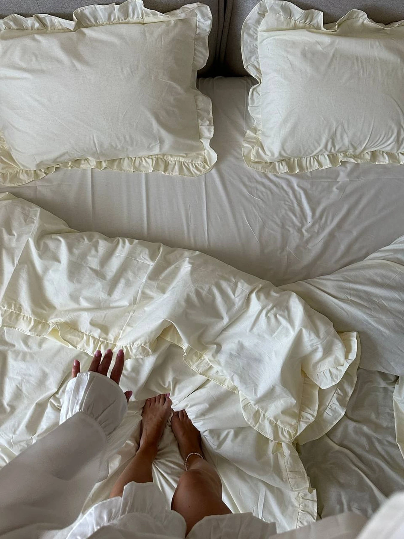 Комплект постельного белья из ткани ранфорс масло с рюшами. BedclozZzes модель 13466 Комплект постельного белья из ткани ранфорс масло с рюшами. BedclozZzes модель 13466 Фото