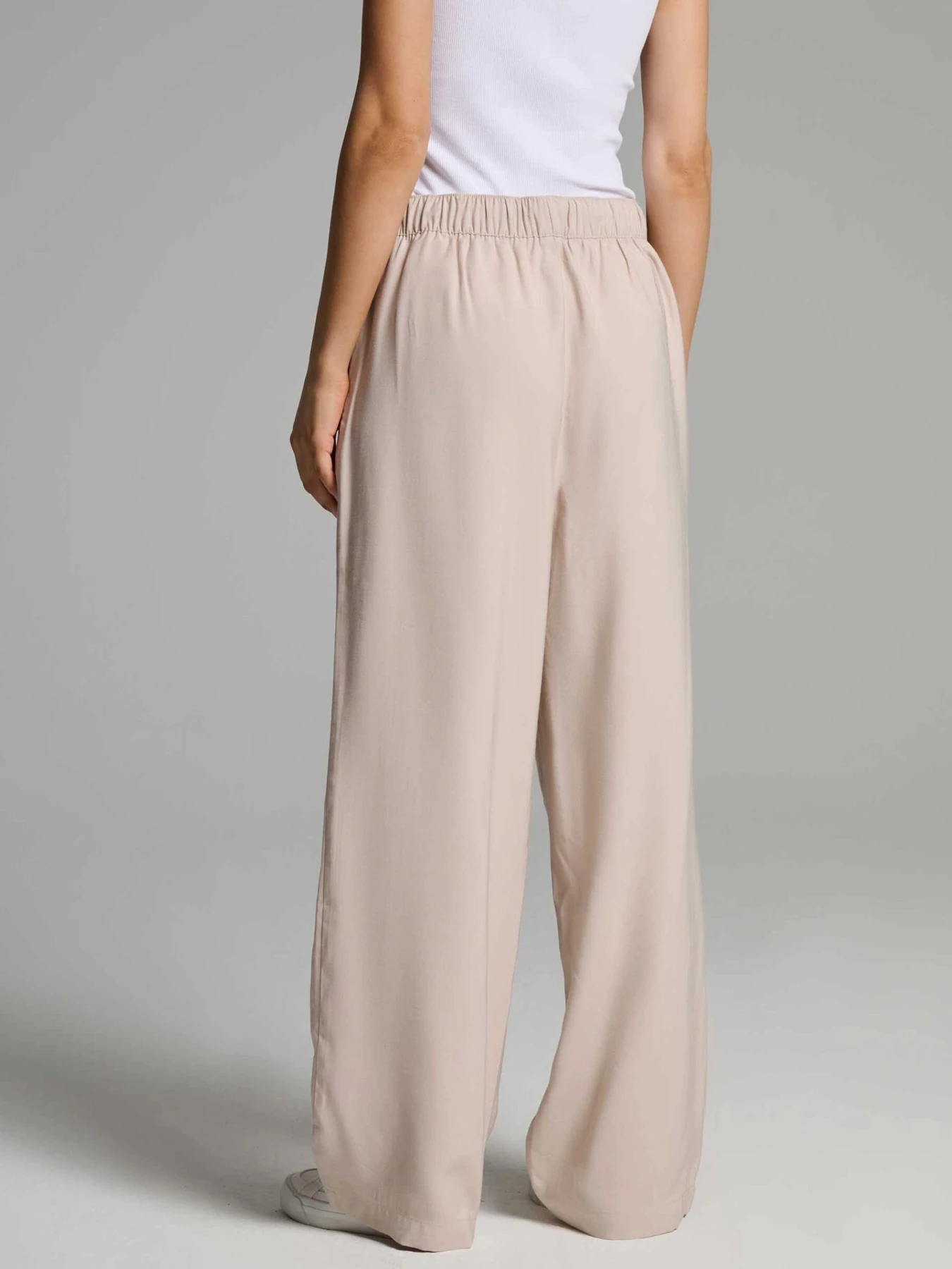 Брюки DIVERSE Wider модель 10046456 Брюки DIVERSE Wider модель 10046456 Фото