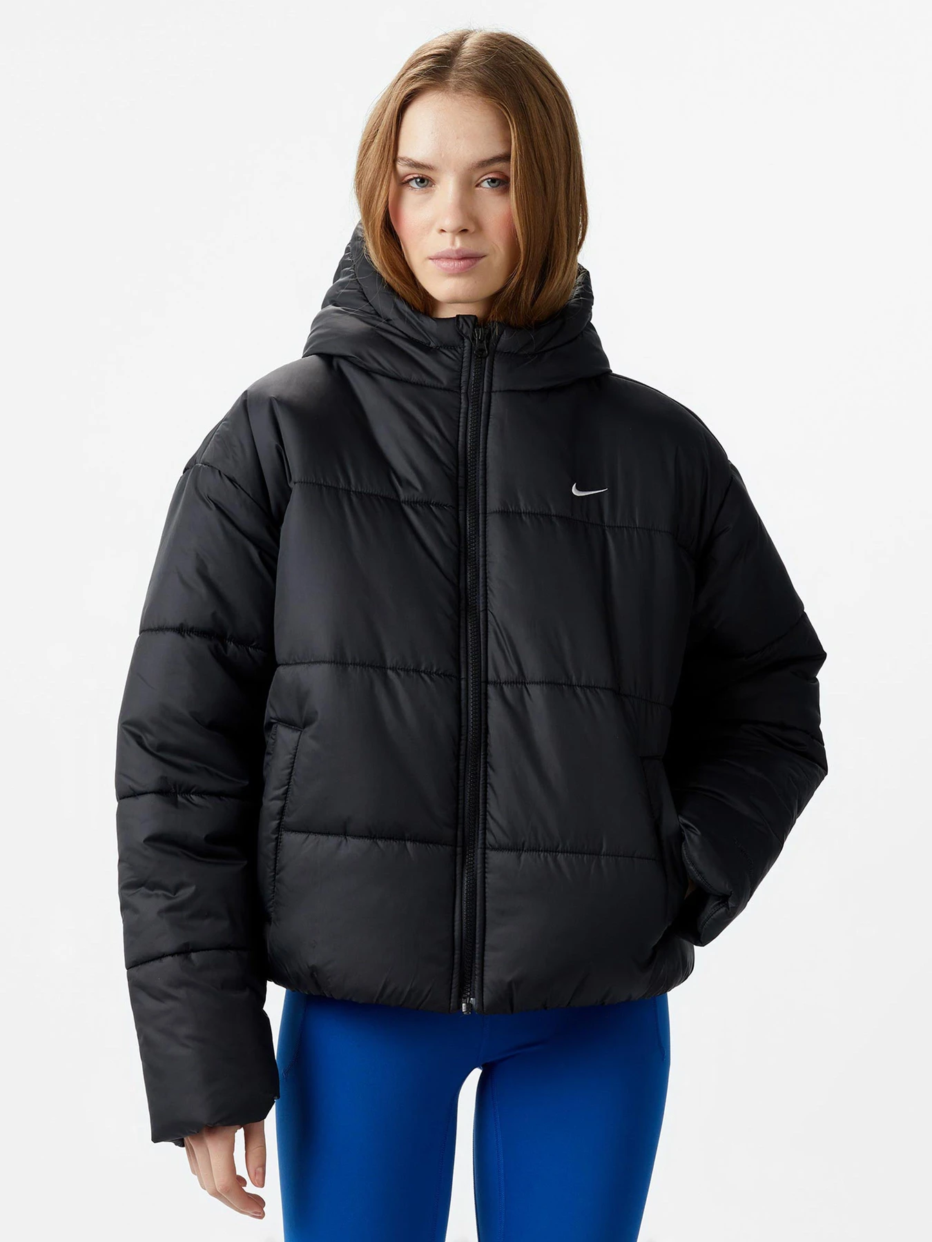 Куртки и дубленки NIKE модель FZ5899.010 Куртки и дубленки NIKE модель FZ5899.010 Фото