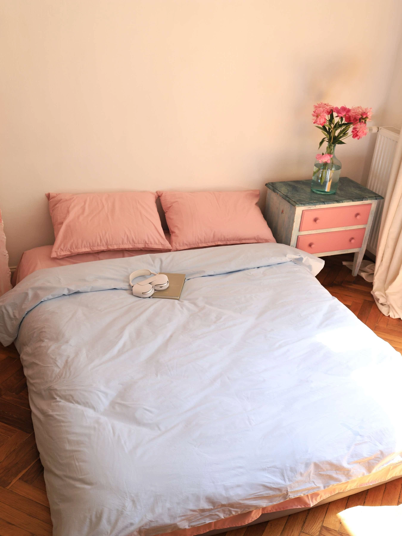 Комплект постельного белья из ткани ранфорс blue&pink цвета BedclozZzes модель 12121 Комплект постельного белья из ткани ранфорс blue&pink цвета BedclozZzes модель 12121 Фото